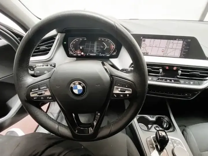 BMW 116i Advantage auto 2022 — foto 13