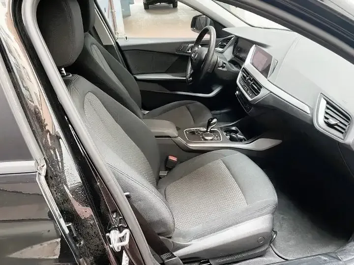 BMW 116i Advantage auto 2022 — foto 15