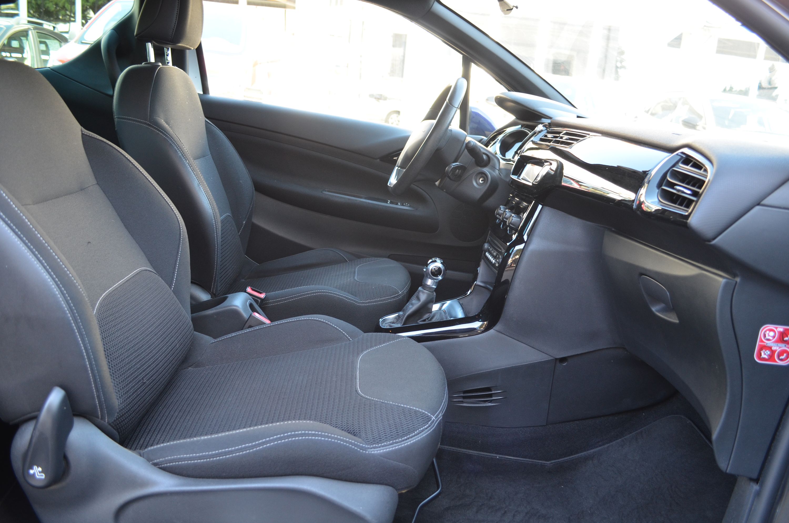 Citroen DS3 1.2 puretech (vti) So Chic 82cv 2013 — foto 11