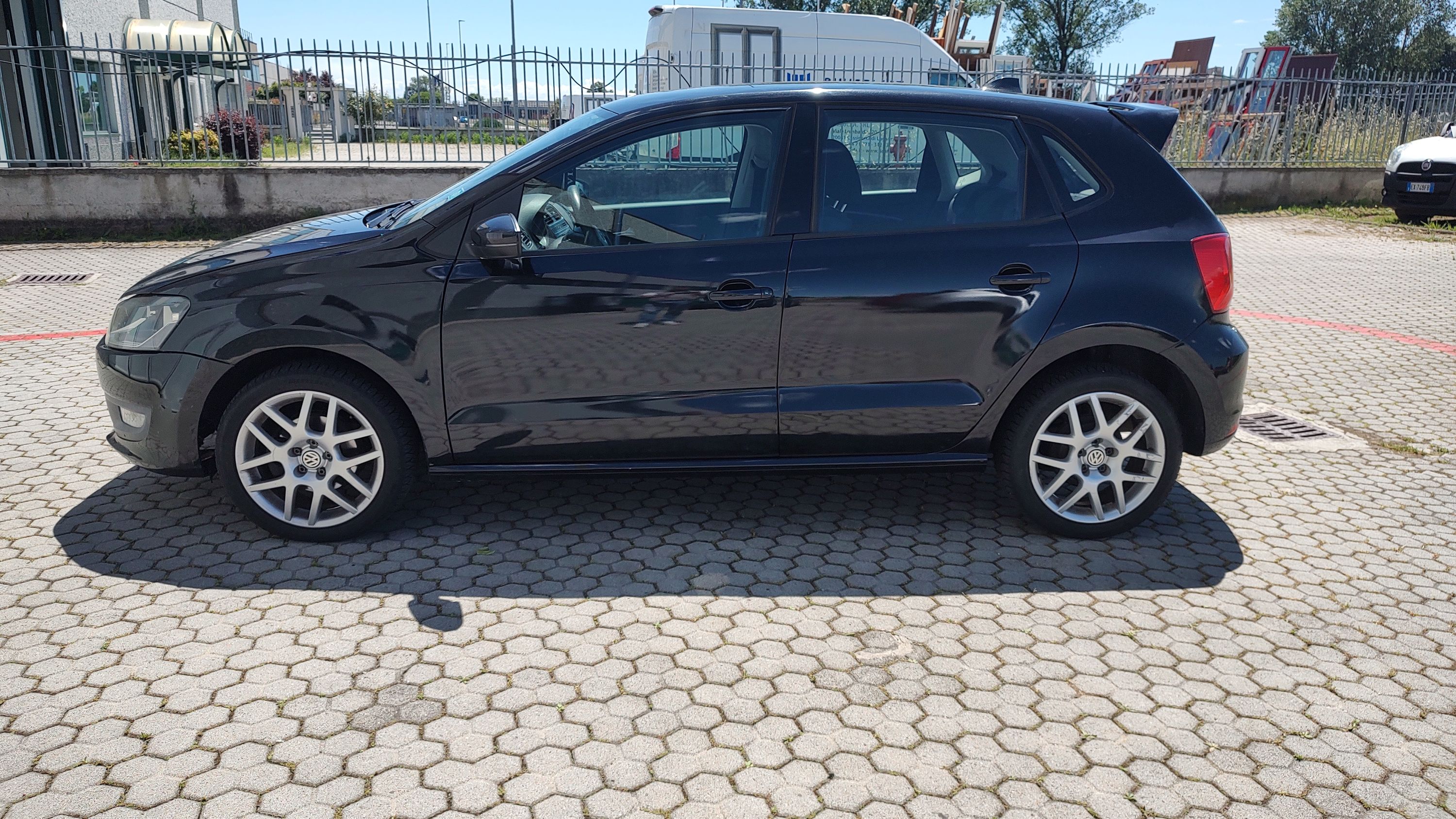 Volkswagen Polo 5p 1.4 tdi bm Trendline 75cv 2014 — foto 2