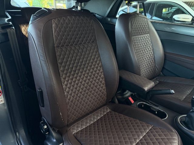 Volkswagen Maggiolino Cabrio 1.6 tdi Design 105cv dsg 2014 — foto 10
