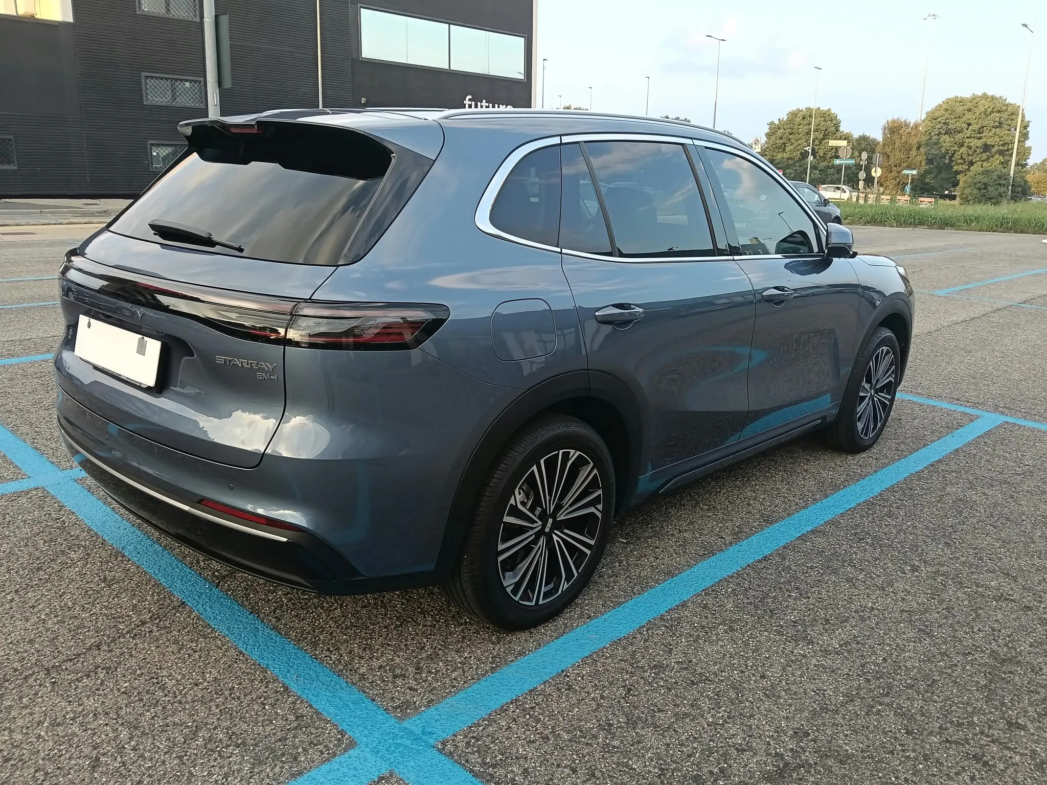 Geely Starray EM-i 1.5 phev Sky Blue Edition auto 2026 — foto 2