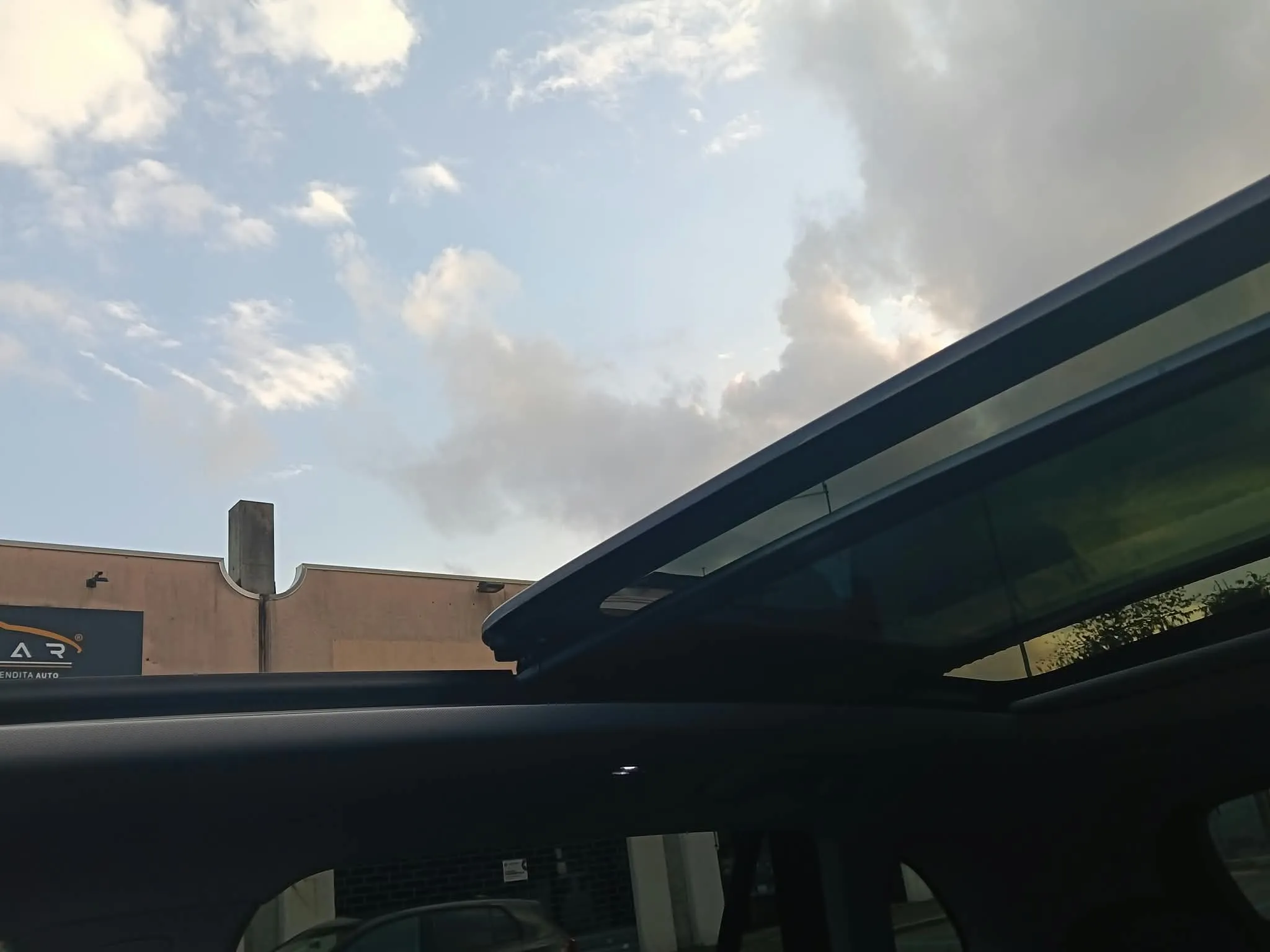 Geely Starray EM-i 1.5 phev Sky Blue Edition auto 2026 — foto 10