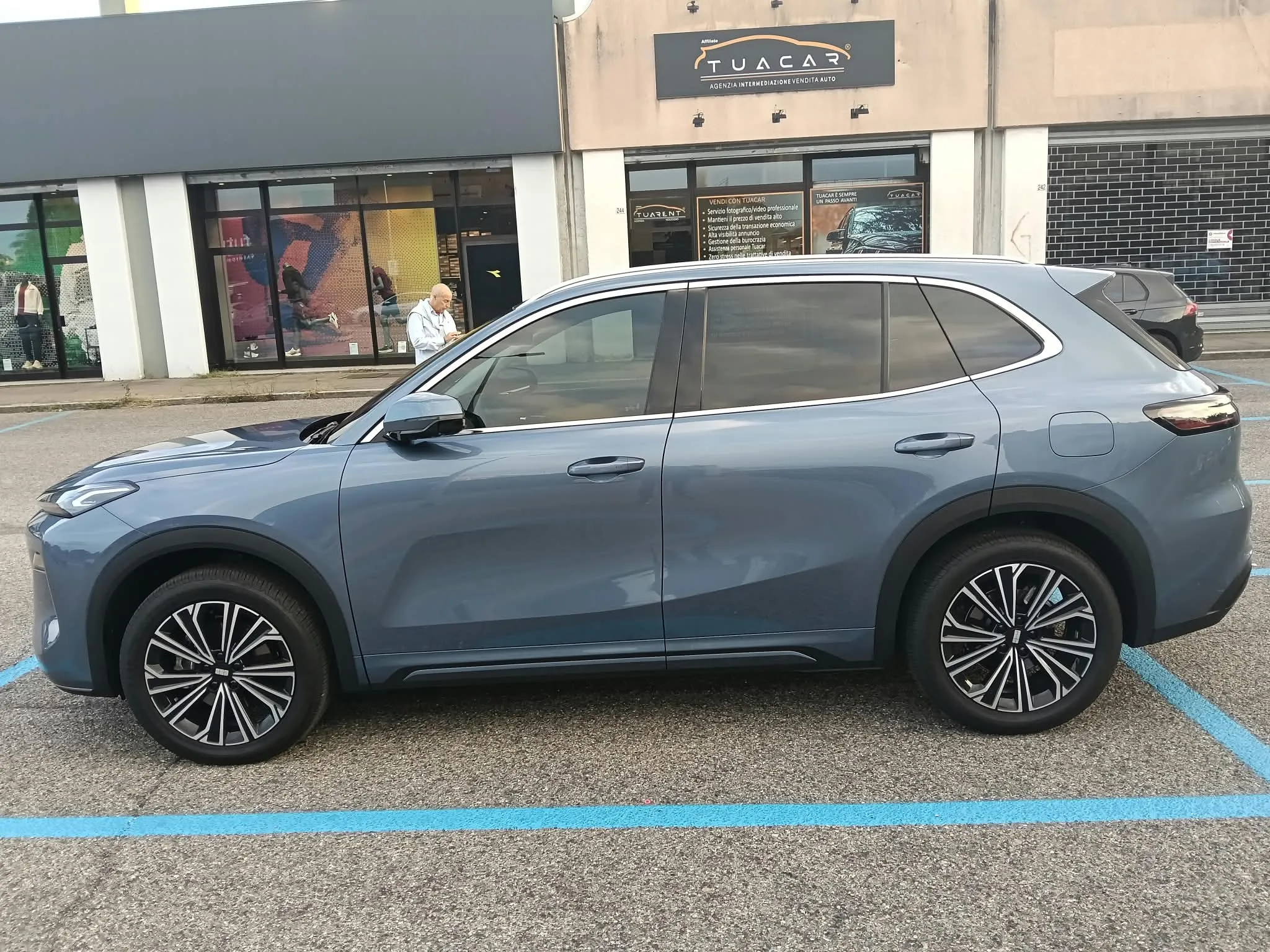 Geely Starray EM-i 1.5 phev Sky Blue Edition auto 2026 — foto 4