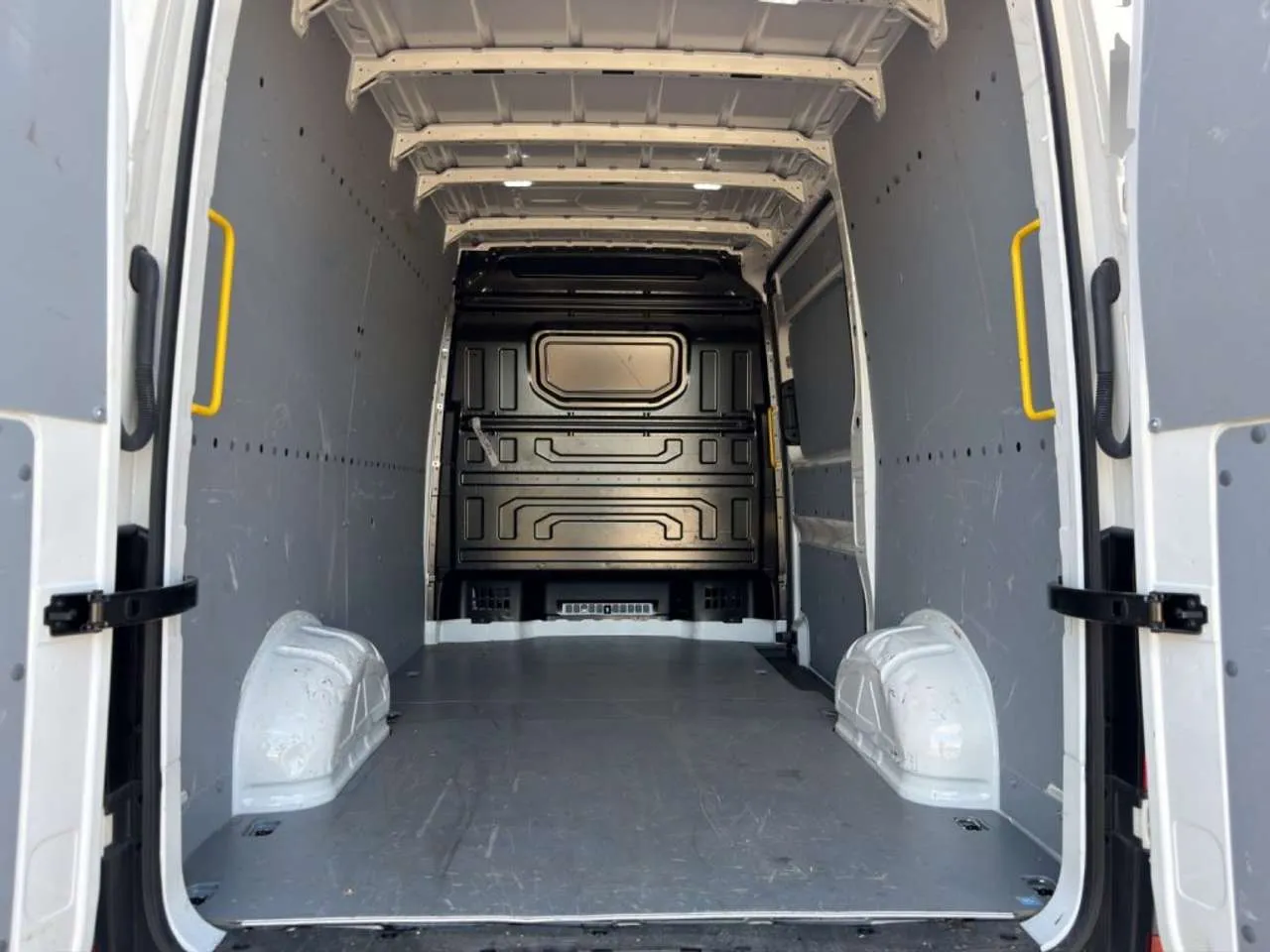 VOLKSWAGEN Crafter 2.0TDI 140CV L3H3 2025 — foto 15