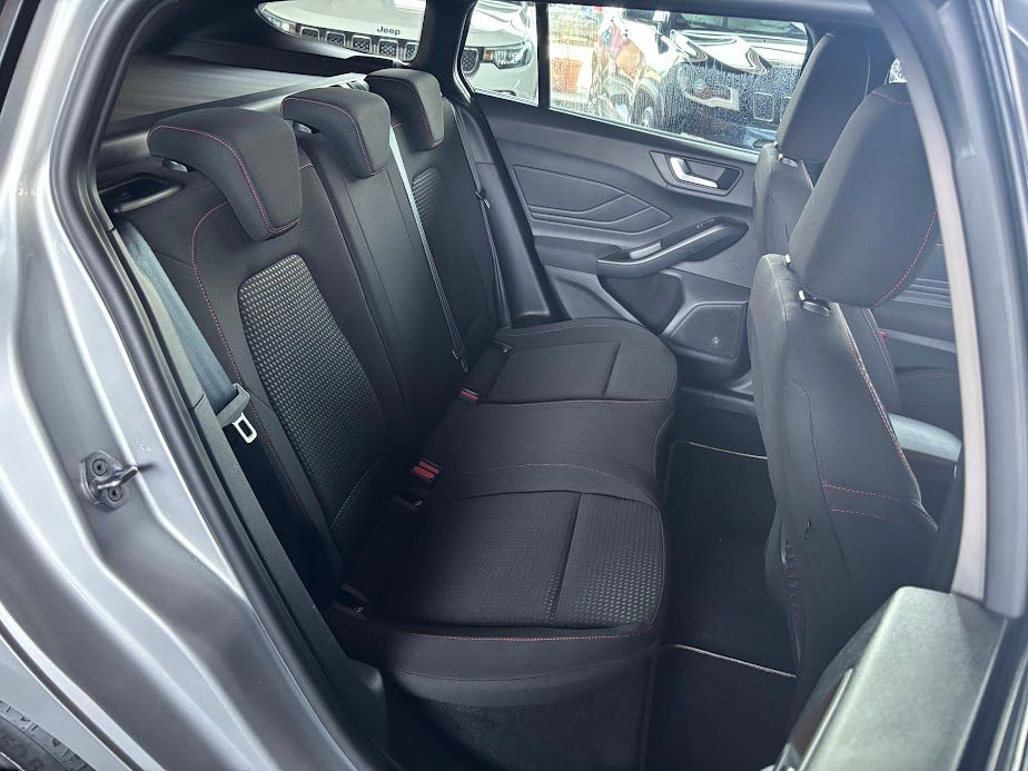 Ford Focus SW 1.0 ecoboost hybrid  ST-Line 125cv auto. 2023 — foto 10