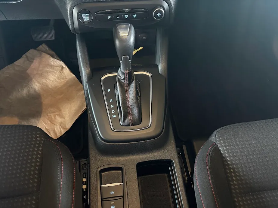 Ford Focus SW 1.0 ecoboost hybrid  ST-Line 125cv auto. 2023 — foto 18