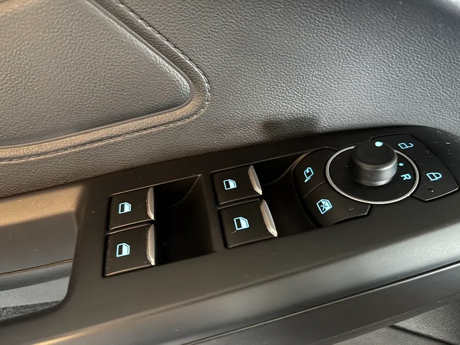 Ford Focus SW 1.0 ecoboost hybrid  ST-Line 125cv auto. 2023 — foto 19