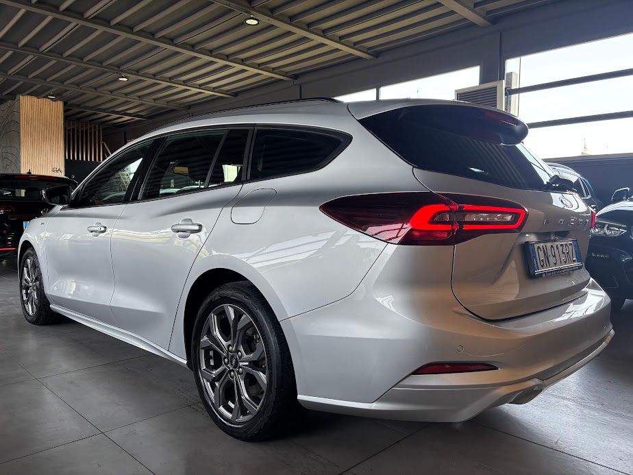 Ford Focus SW 1.0 ecoboost hybrid  ST-Line 125cv auto. 2023 — foto 2