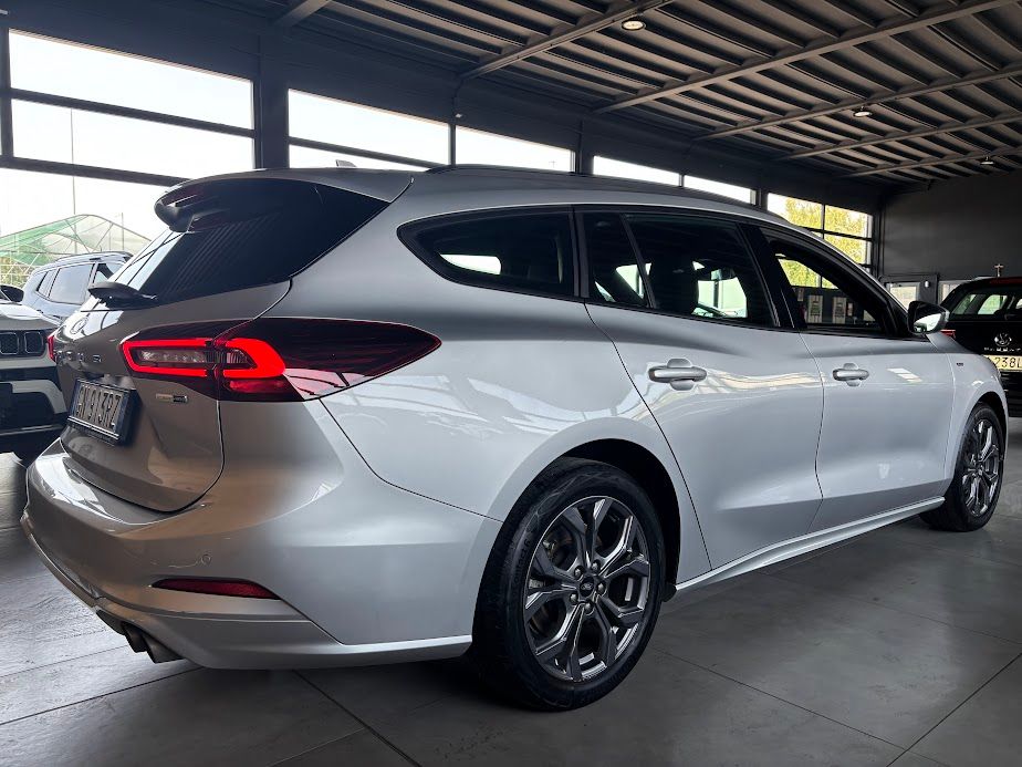 Ford Focus SW 1.0 ecoboost hybrid  ST-Line 125cv auto. 2023 — foto 4