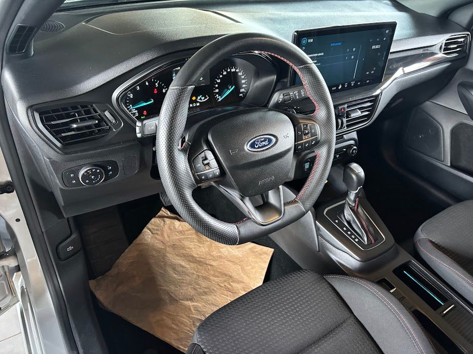 Ford Focus SW 1.0 ecoboost hybrid  ST-Line 125cv auto. 2023 — foto 9