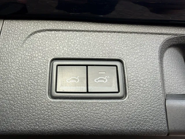 Volkswagen Passat Variant 2.0 tdi Executive 150cv dsg R-Line pack 2023 — foto 10