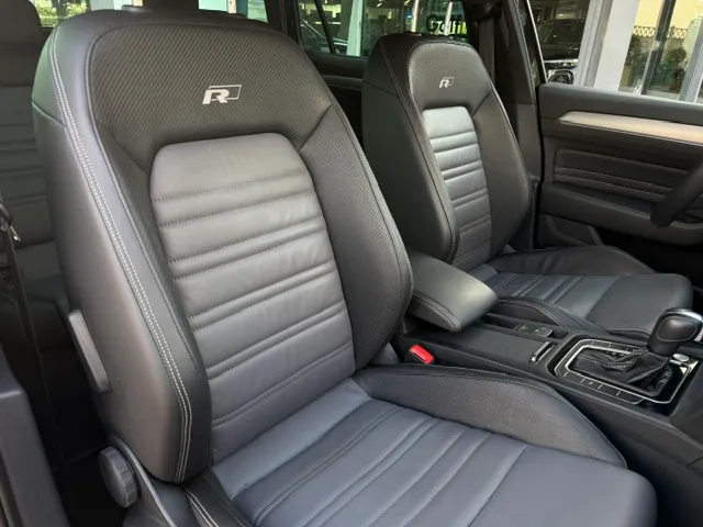 Volkswagen Passat Variant 2.0 tdi Executive 150cv dsg R-Line pack 2023 — foto 11
