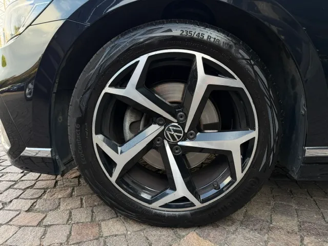 Volkswagen Passat Variant 2.0 tdi Executive 150cv dsg R-Line pack 2023 — foto 7