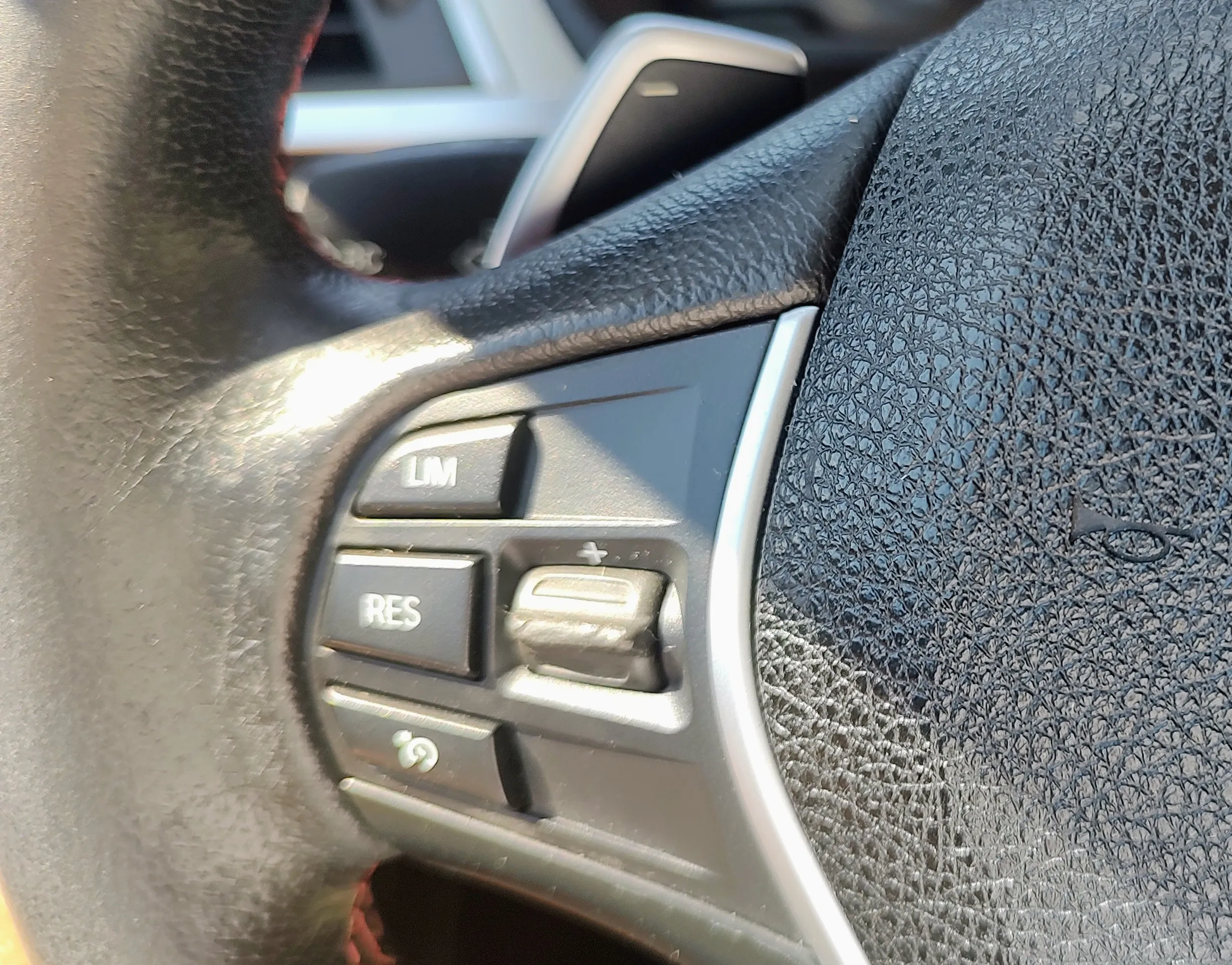 BMW 325d Touring Sport auto 2016 — foto 18