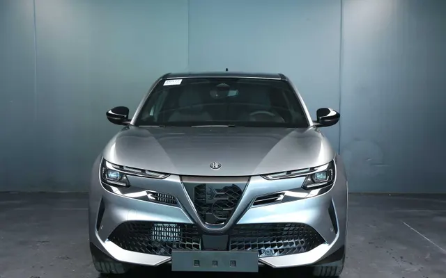 Alfa Romeo Junior 1.2 ibrida Speciale 145cv edct6