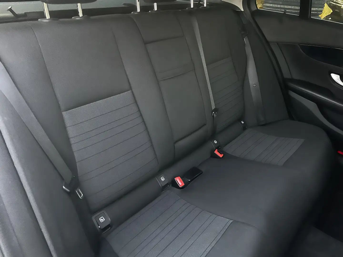 Mercedes C SW 220 d (bt) Executive auto 2018 — foto 9