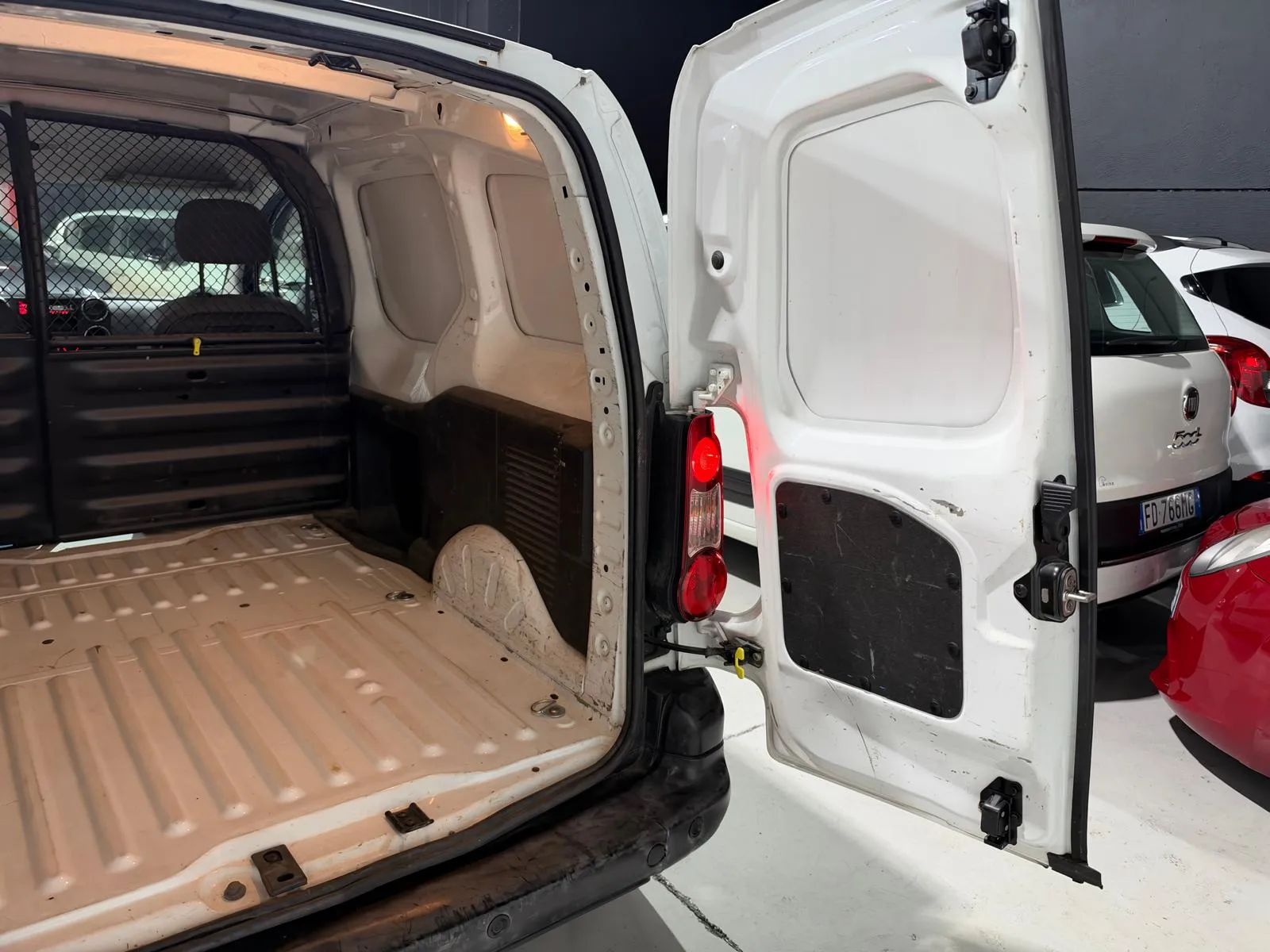 Citroen Berlingo 3 Posti Neopatentati+ IVA 2014 — foto 8