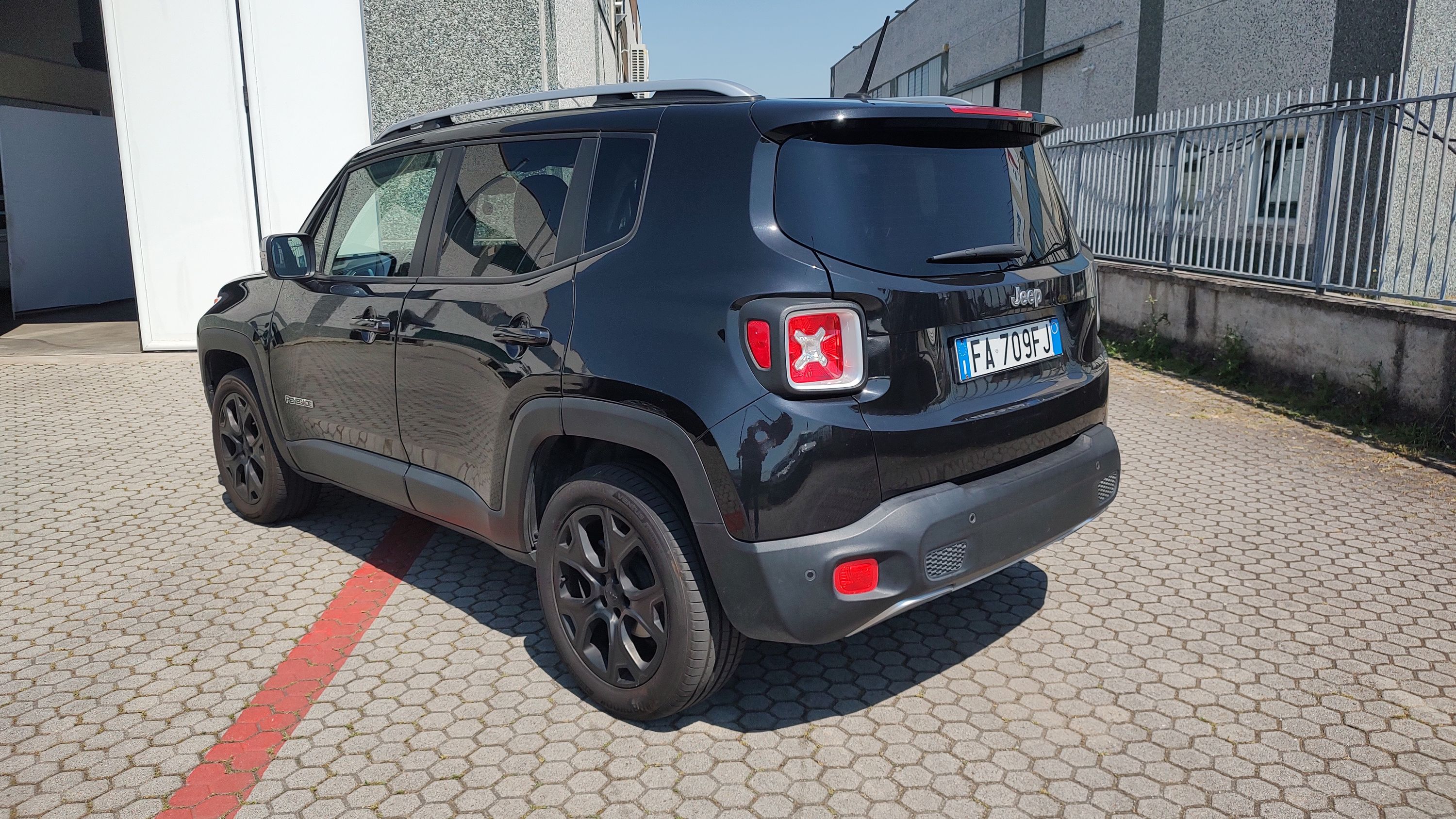 Jeep Renegade 2.0 mjt Limited 4wd 140cv auto 2015 — foto 3