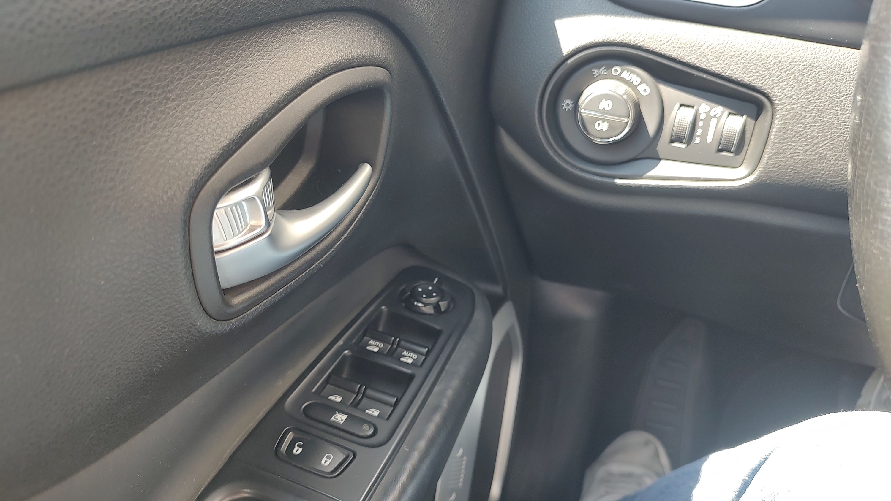 Jeep Renegade 2.0 mjt Limited 4wd 140cv auto 2015 — foto 16