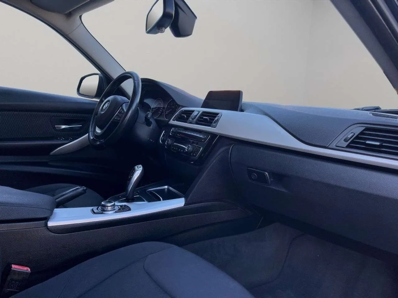 BMW 318 d Touring 150CV 2017 — foto 9