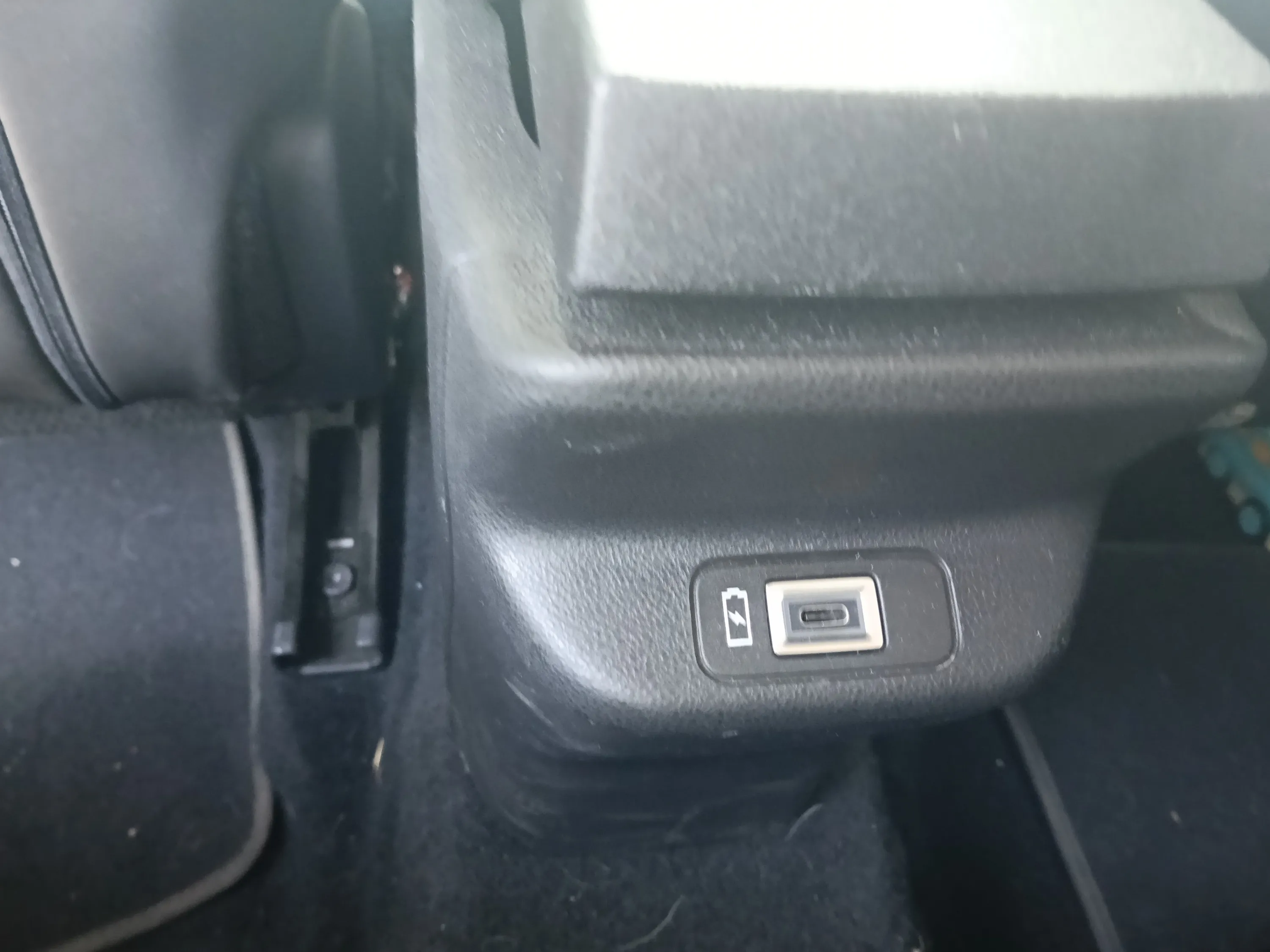 Jeep Avenger 1.2 turbo Summit fwd 100cv 2024 — foto 12