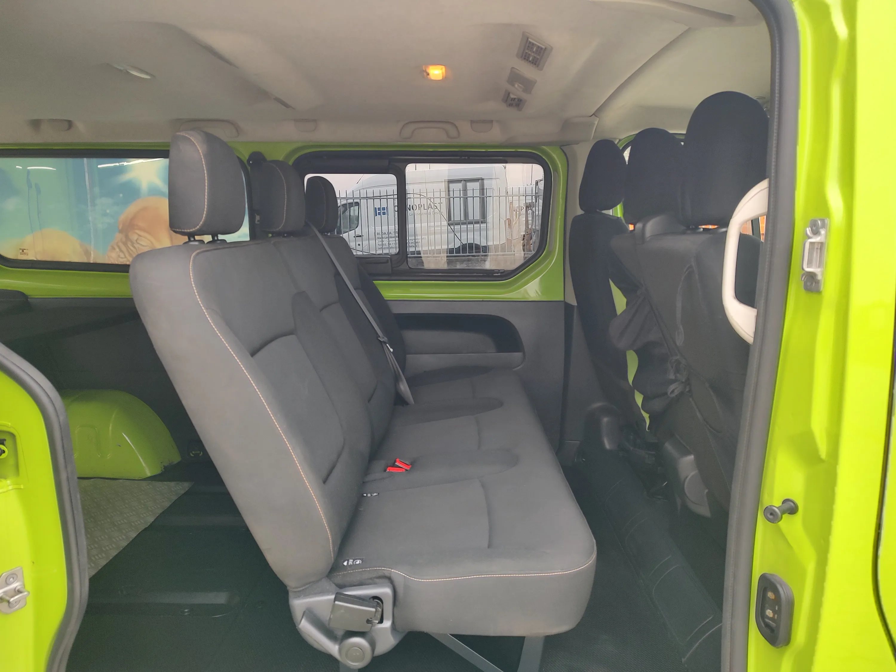 Renault trafic passenger T29 1.6 dci 120cv L2H1 Privil. Heavy E5b+ 2015 — foto 9