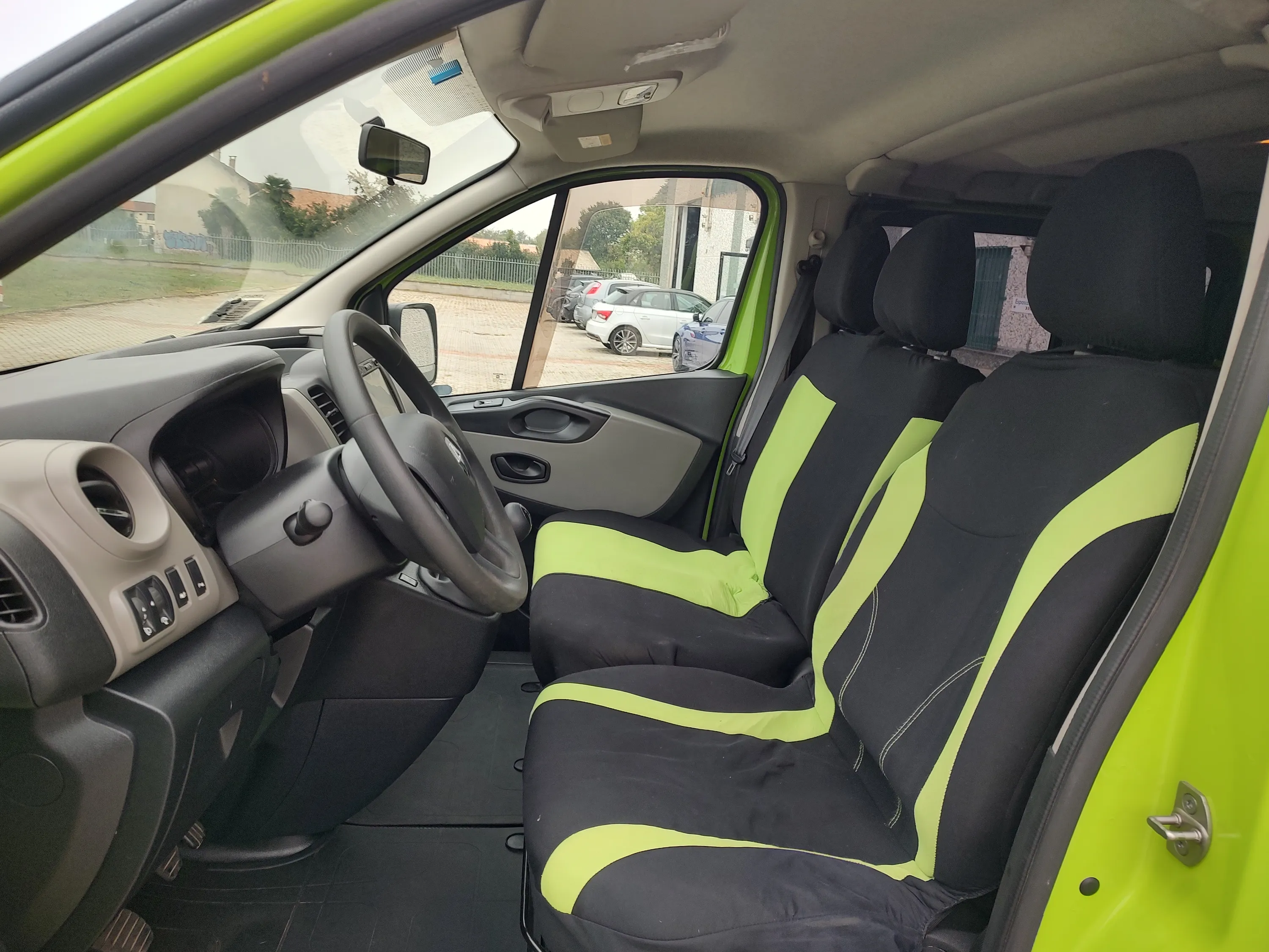 Renault trafic passenger T29 1.6 dci 120cv L2H1 Privil. Heavy E5b+ 2015 — foto 11