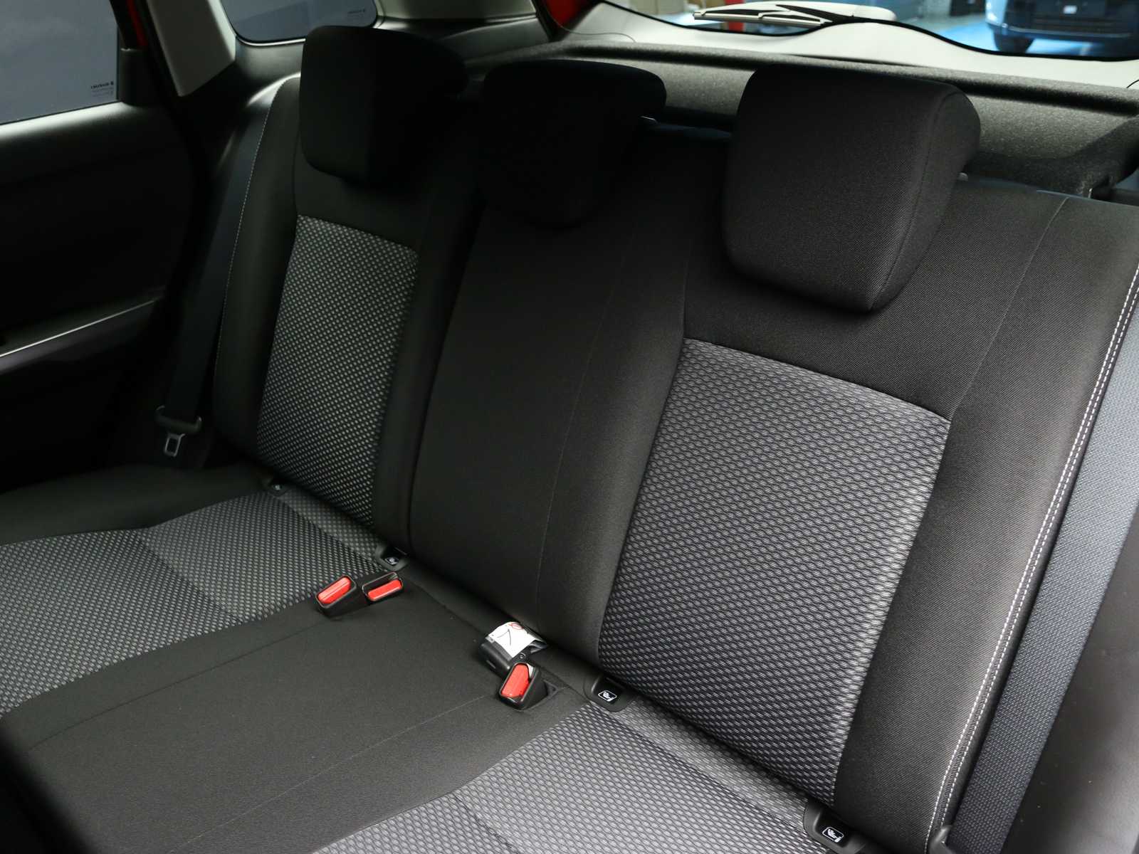 Suzuki Vitara 1.4h Cool+ 4wd allgrip 110cv at 2026 — foto 33