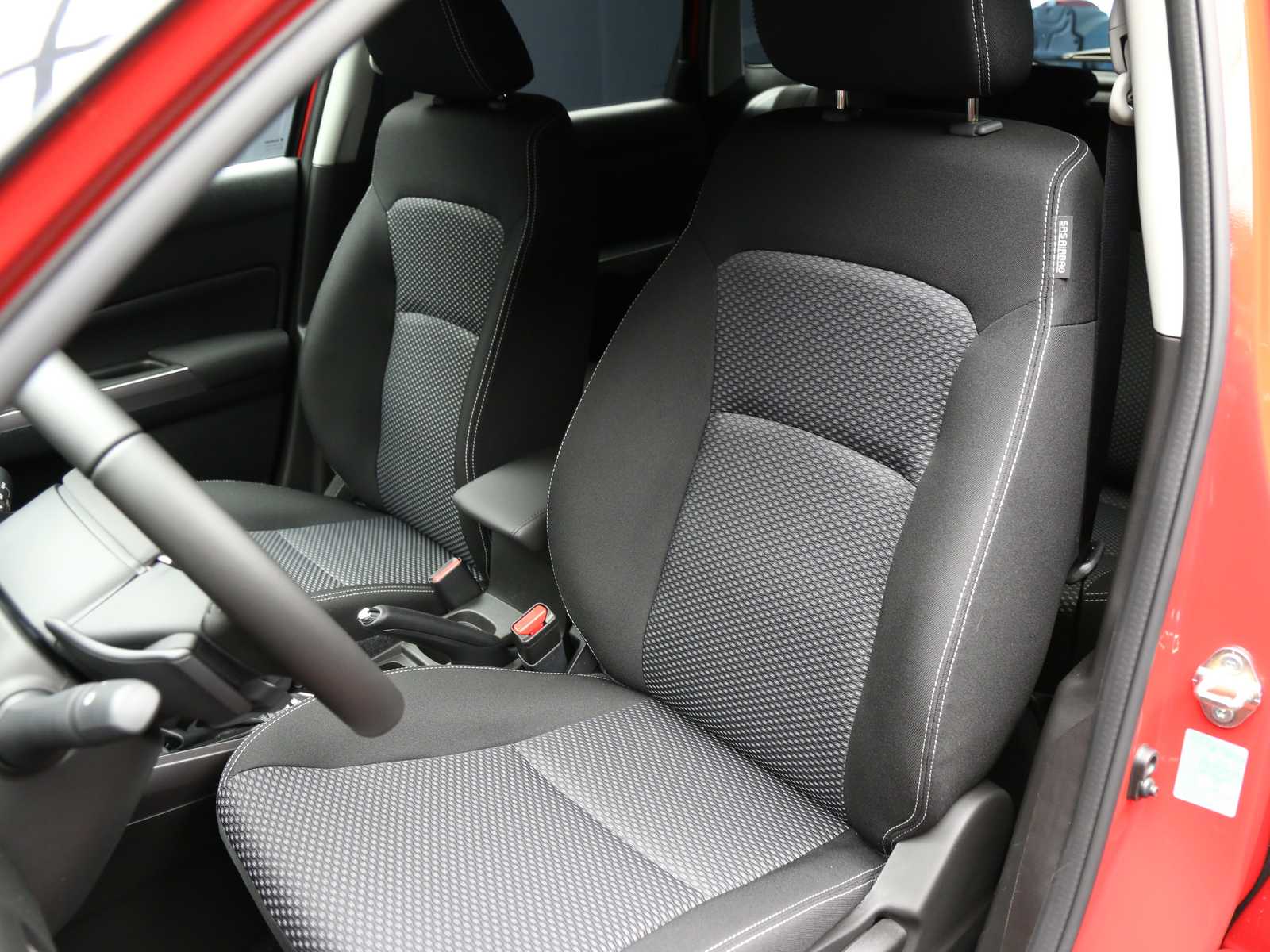 Suzuki Vitara 1.4h Cool+ 4wd allgrip 110cv at 2026 — foto 31