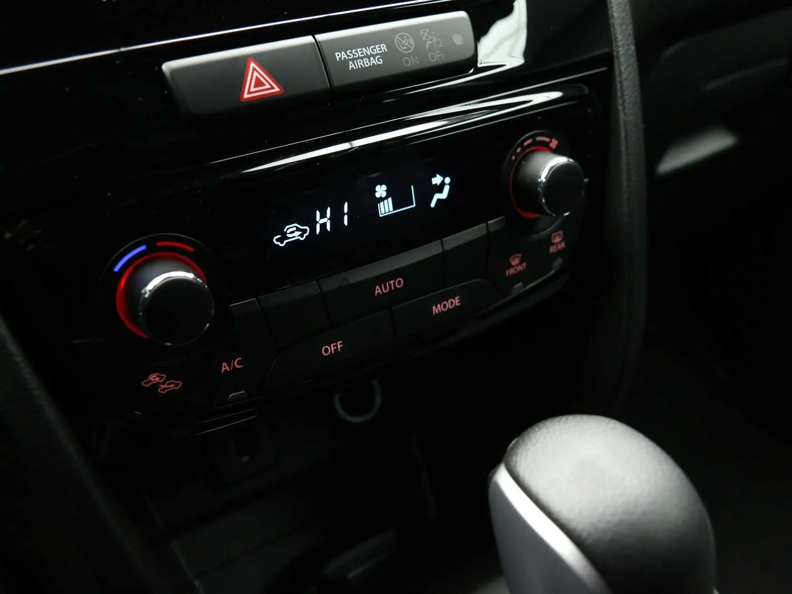 Suzuki Vitara 1.4h Cool+ 4wd allgrip 110cv at 2026 — foto 28