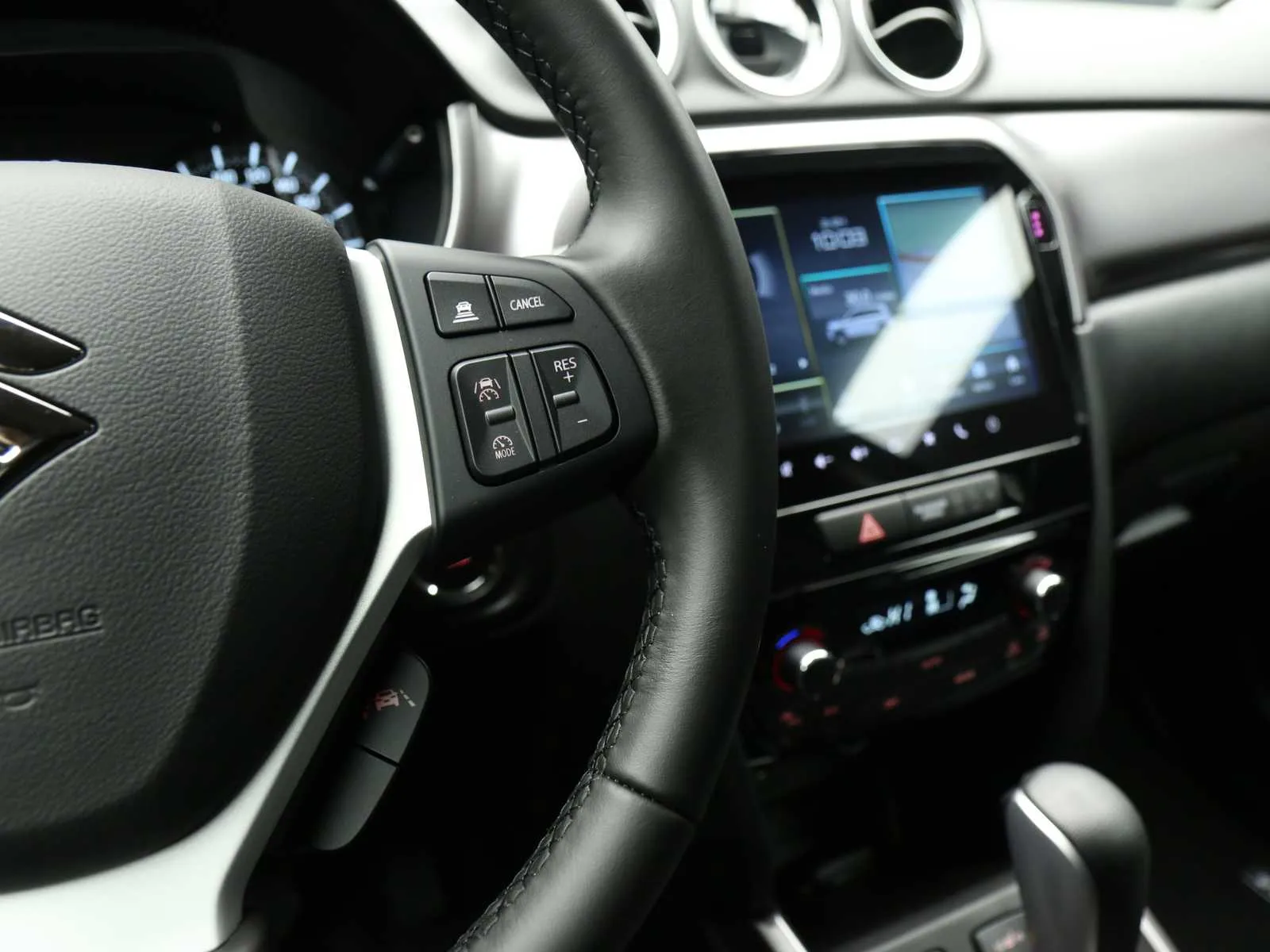 Suzuki Vitara 1.4h Cool+ 4wd allgrip 110cv at 2026 — foto 18