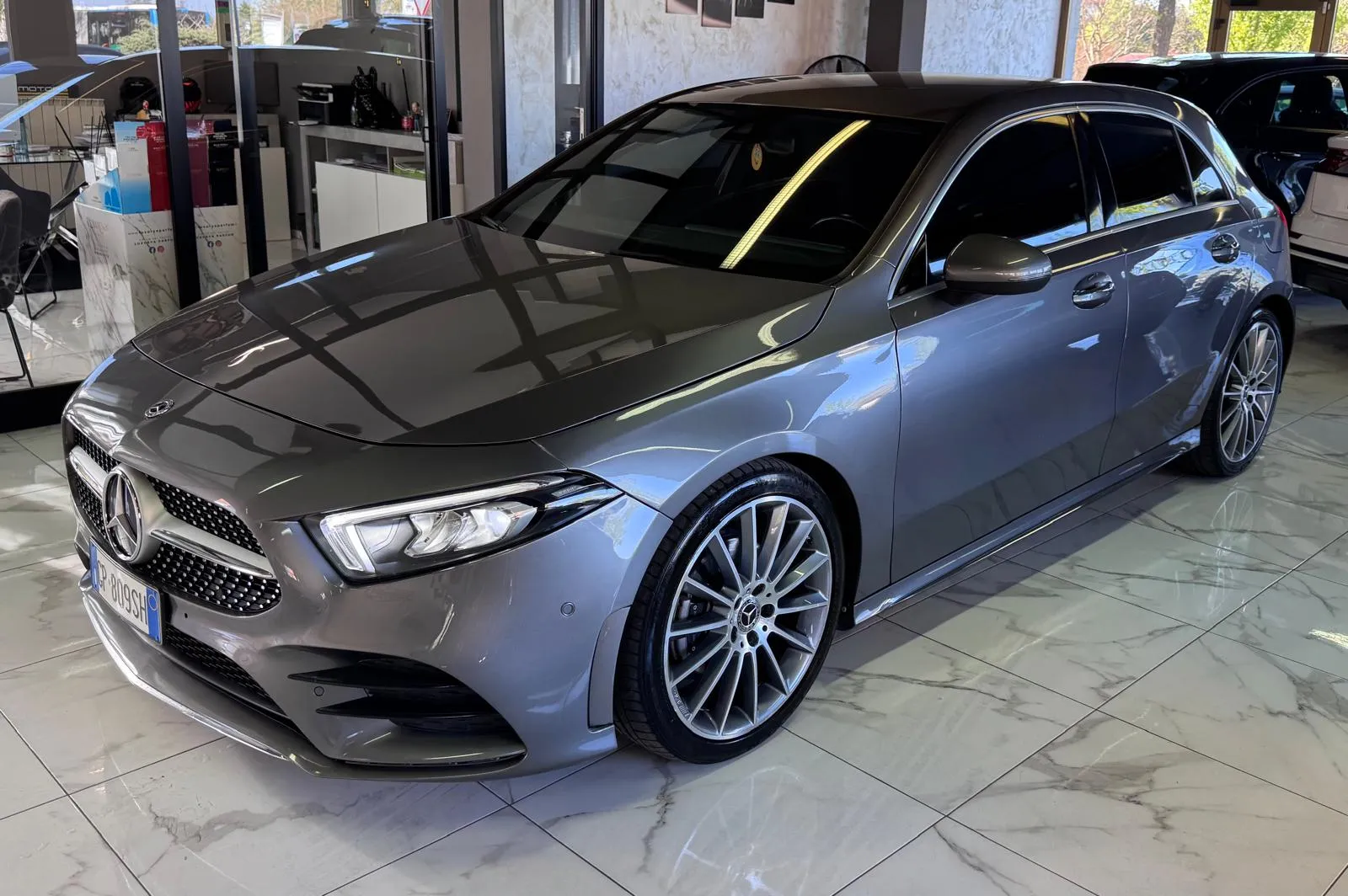 Mercedes A 180 d Premium AMG 2018 — foto 3