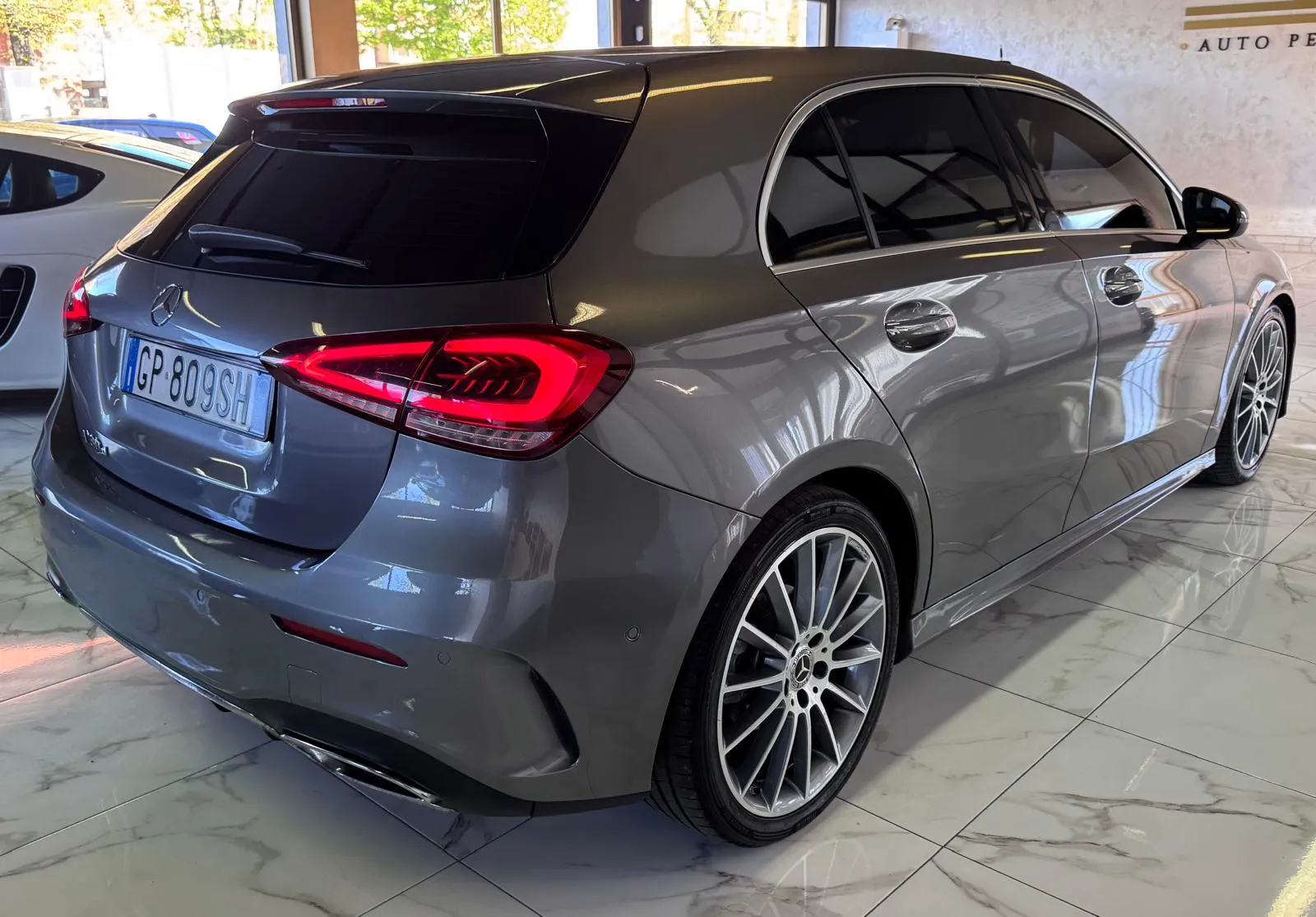 Mercedes A 180 d Premium AMG 2018 — foto 4