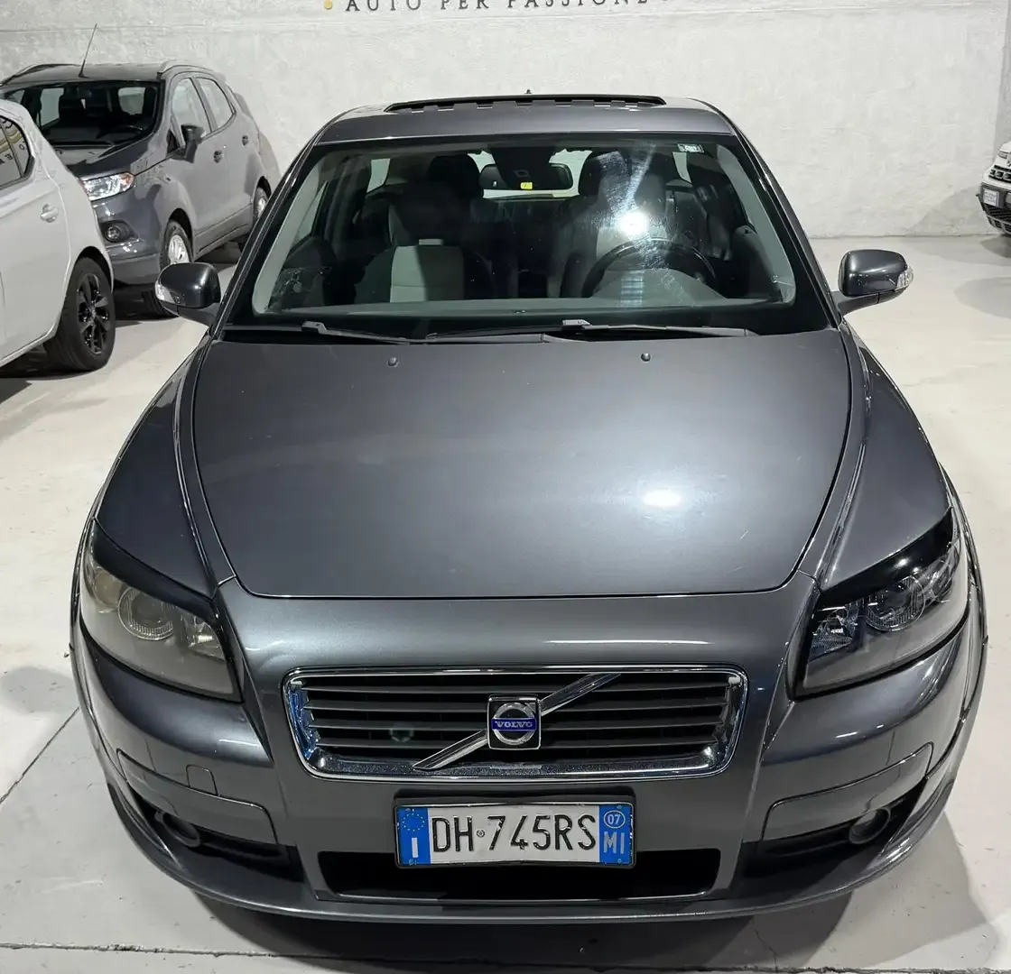 Volvo C30 2.0 Momentum 145cv 2007 — foto 2