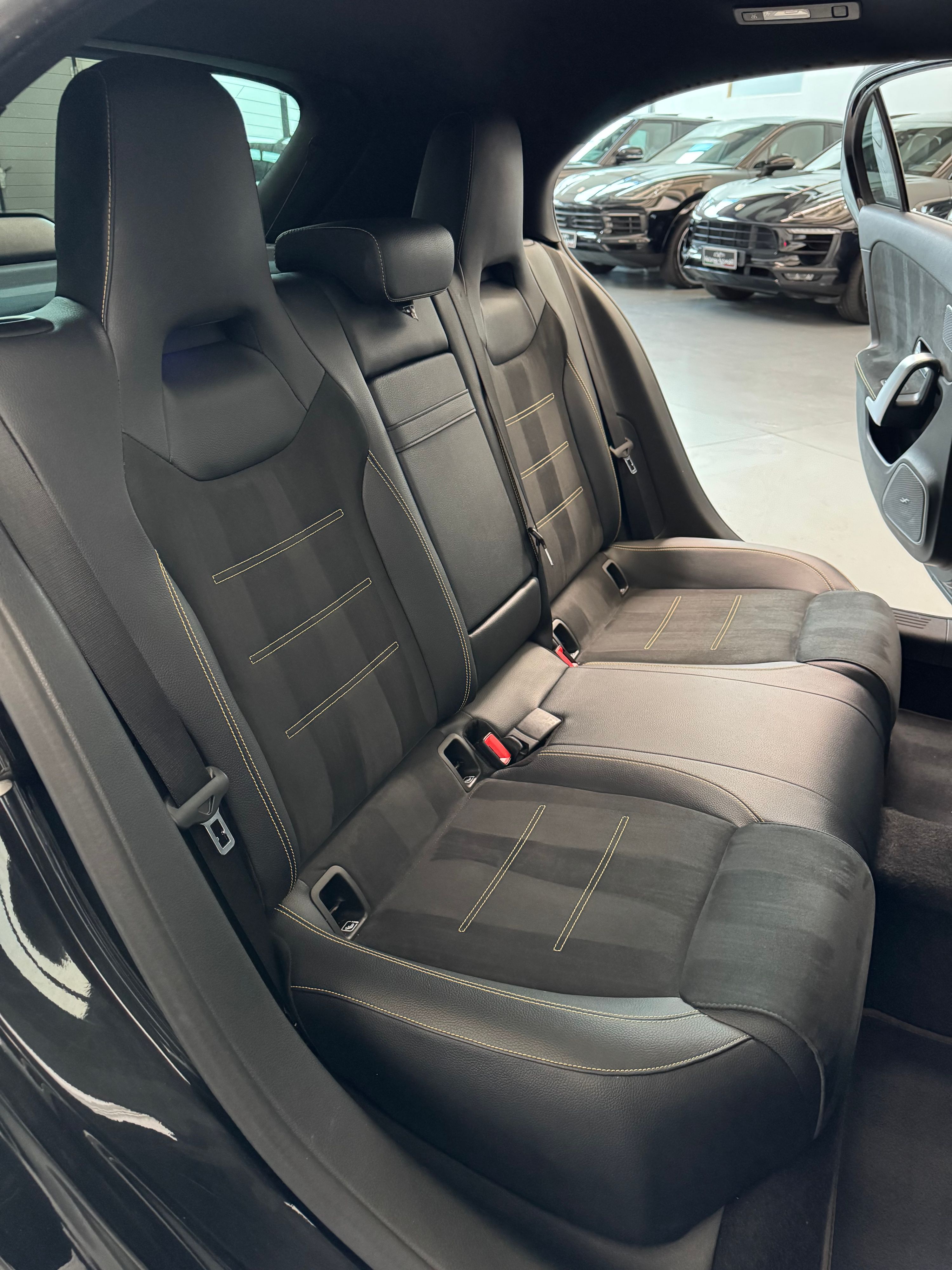 Mercedes A45s AMG Turbo 4Matic+ 2.0cc 421cv Tetto apribile Sedili a guscio  Block shaft 2020 — foto 11