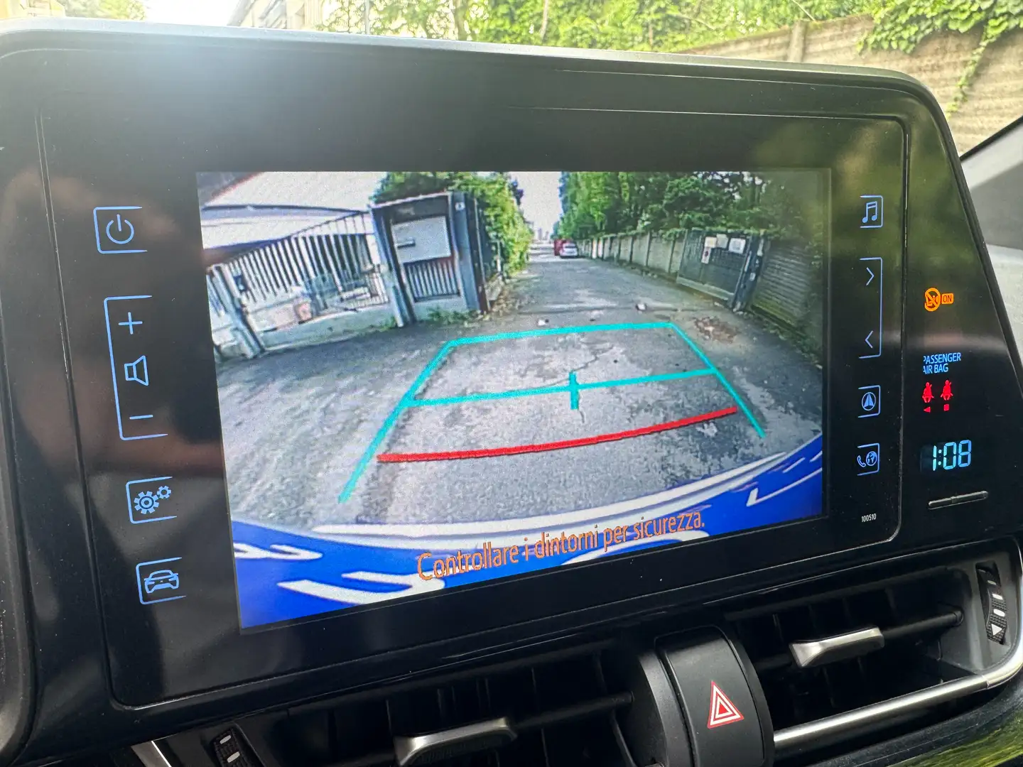 Toyota C-HR 1.8h Active 2wd e-cvt 2019 — foto 15