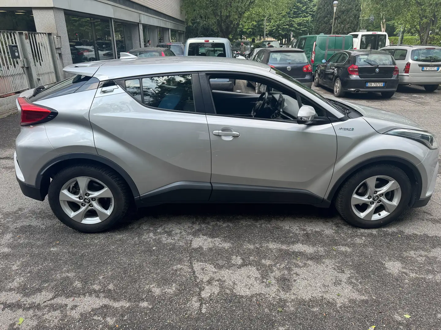 Toyota C-HR 1.8h Active 2wd e-cvt 2019 — foto 7