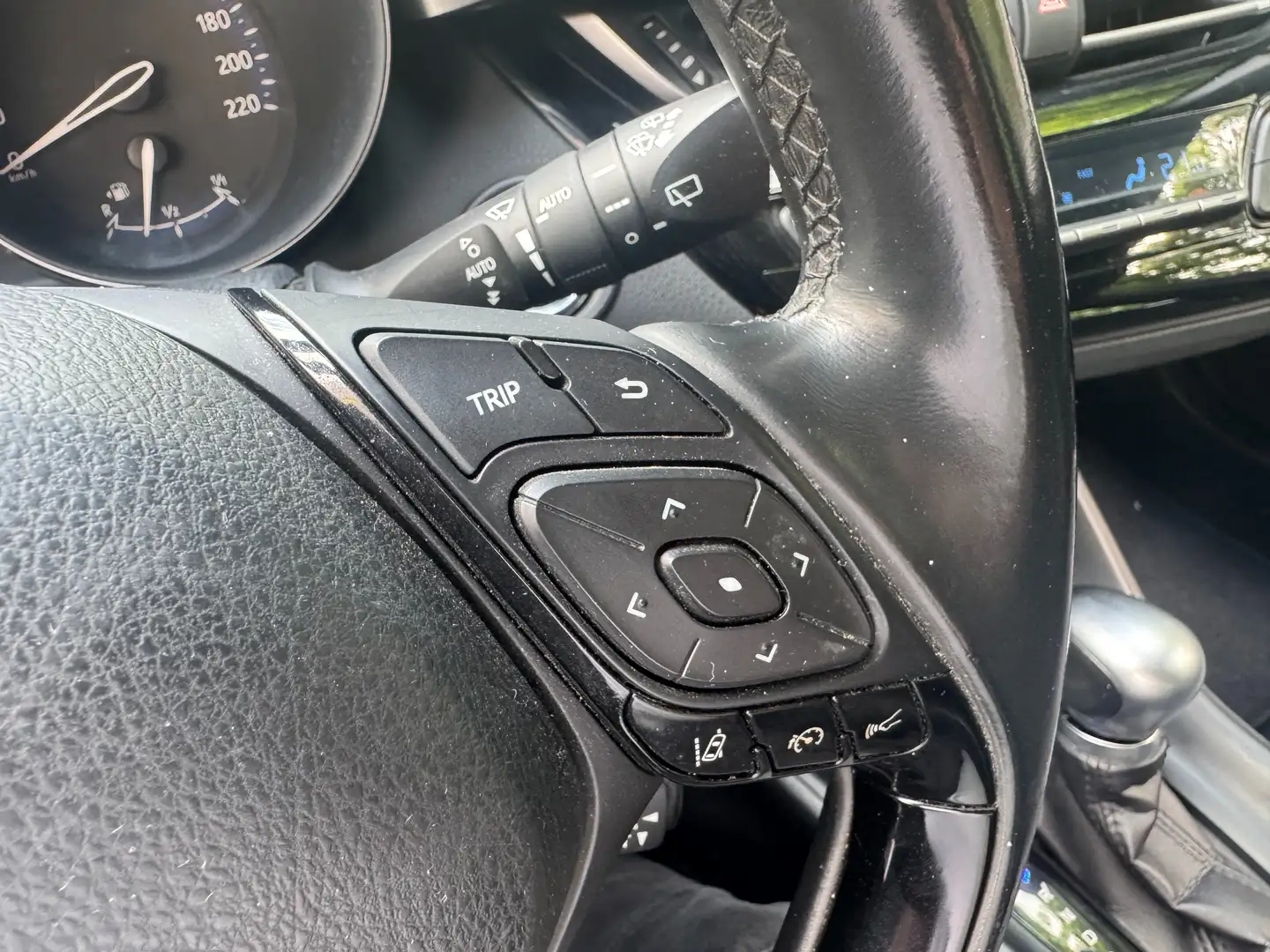 Toyota C-HR 1.8h Active 2wd e-cvt 2019 — foto 14