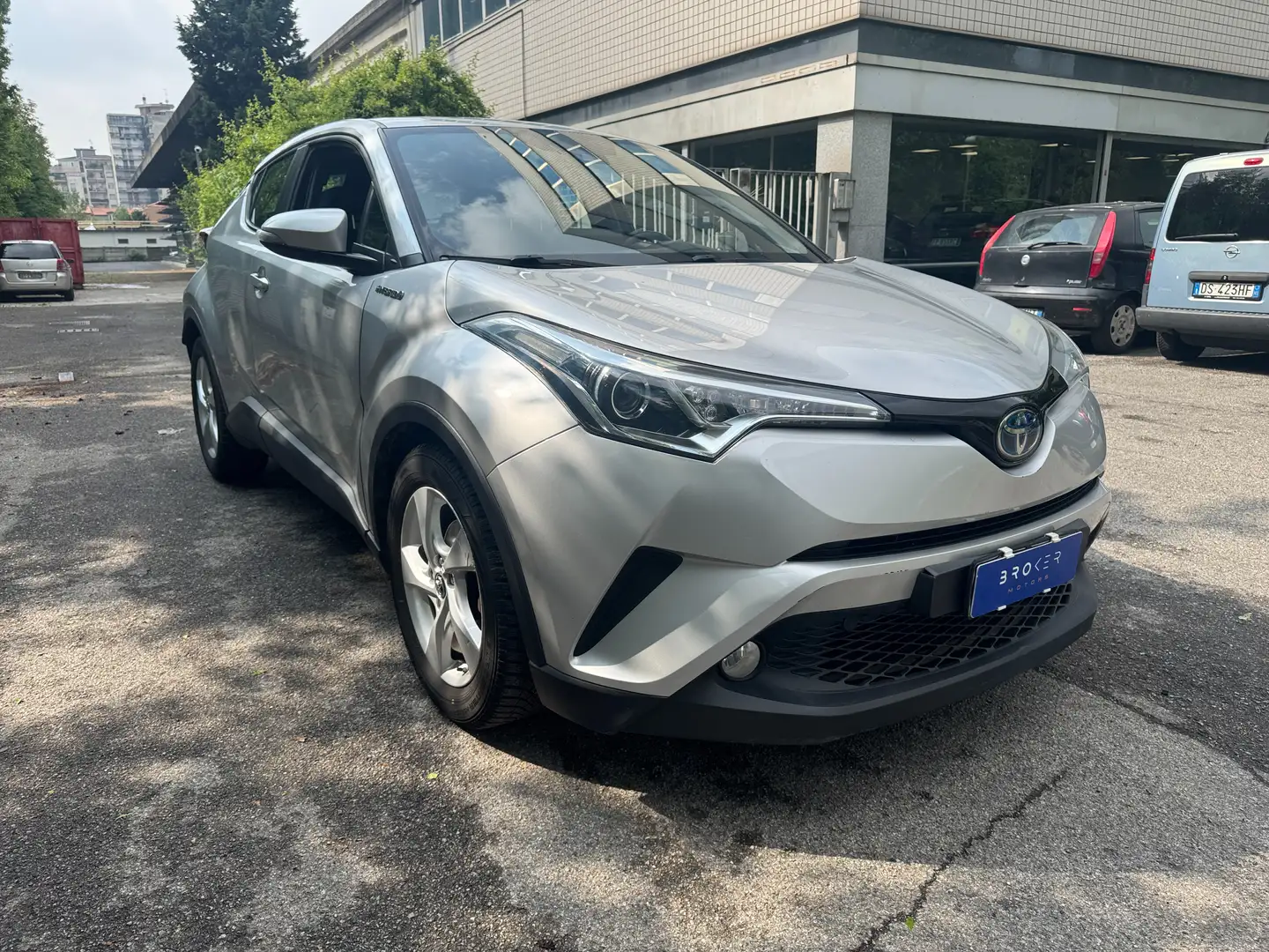 Toyota C-HR 1.8h Active 2wd e-cvt 2019 — foto 8