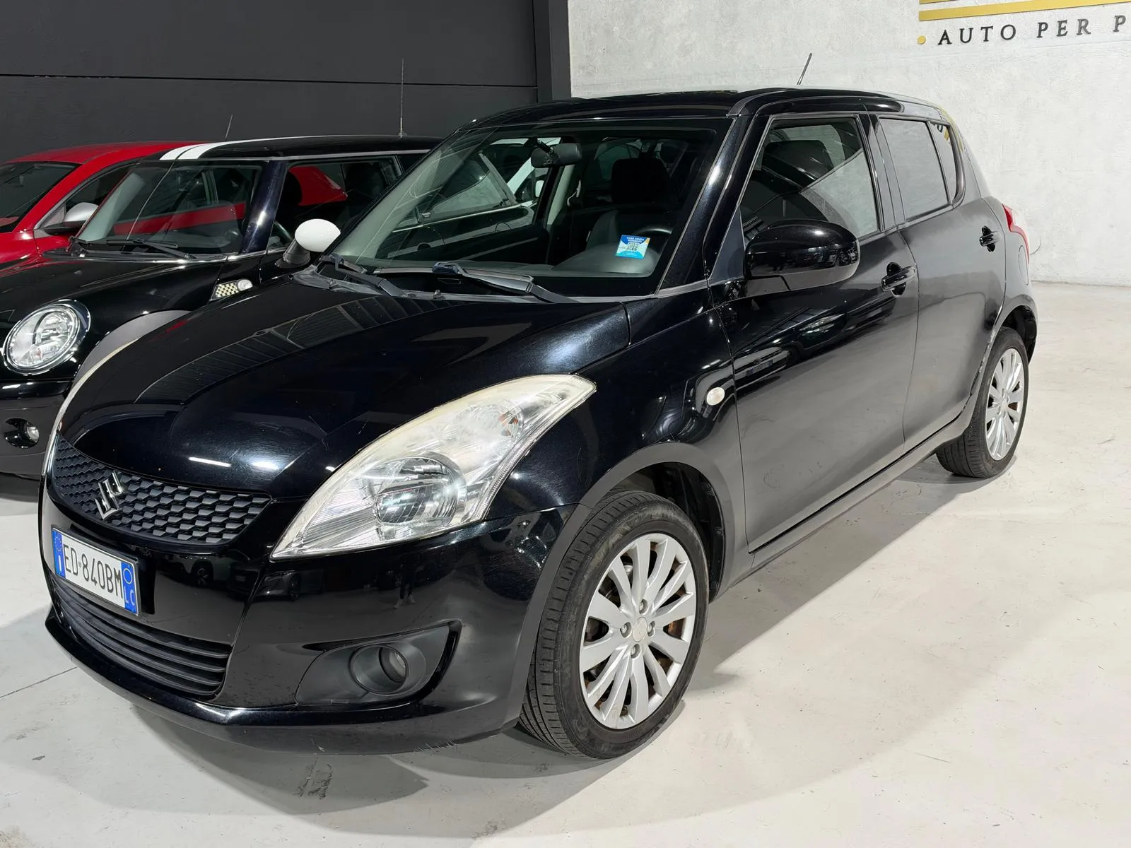 Suzuki Swift 4x4 Benzina Neopatentati 2011 — foto 3