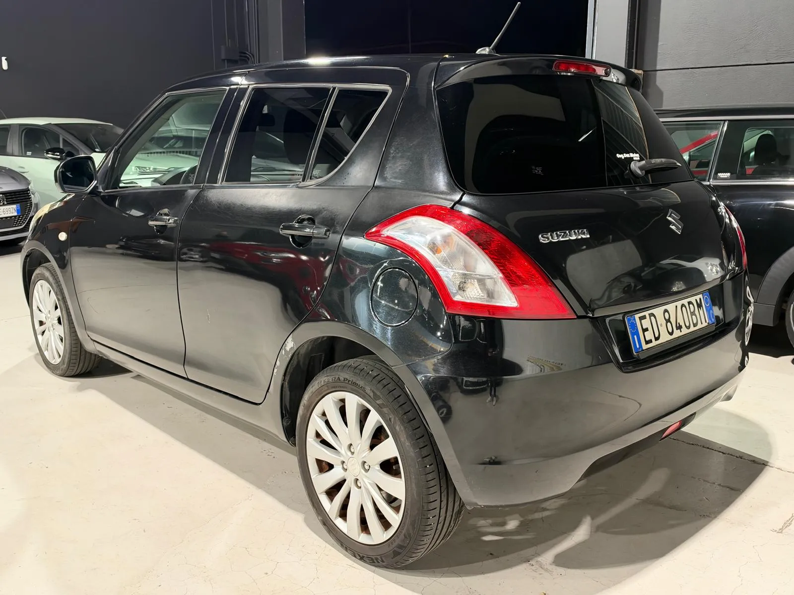 Suzuki Swift 4x4 Benzina Neopatentati 2011 — foto 6