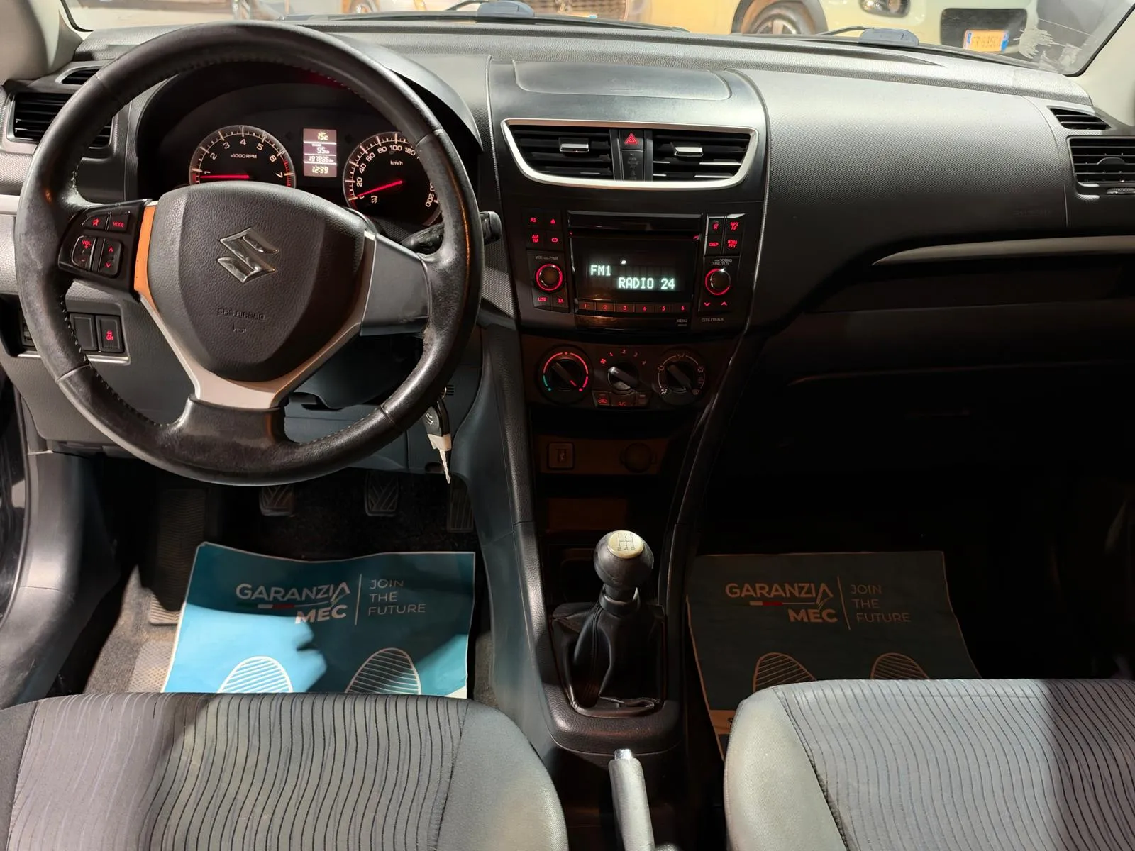 Suzuki Swift 4x4 Benzina Neopatentati 2011 — foto 10