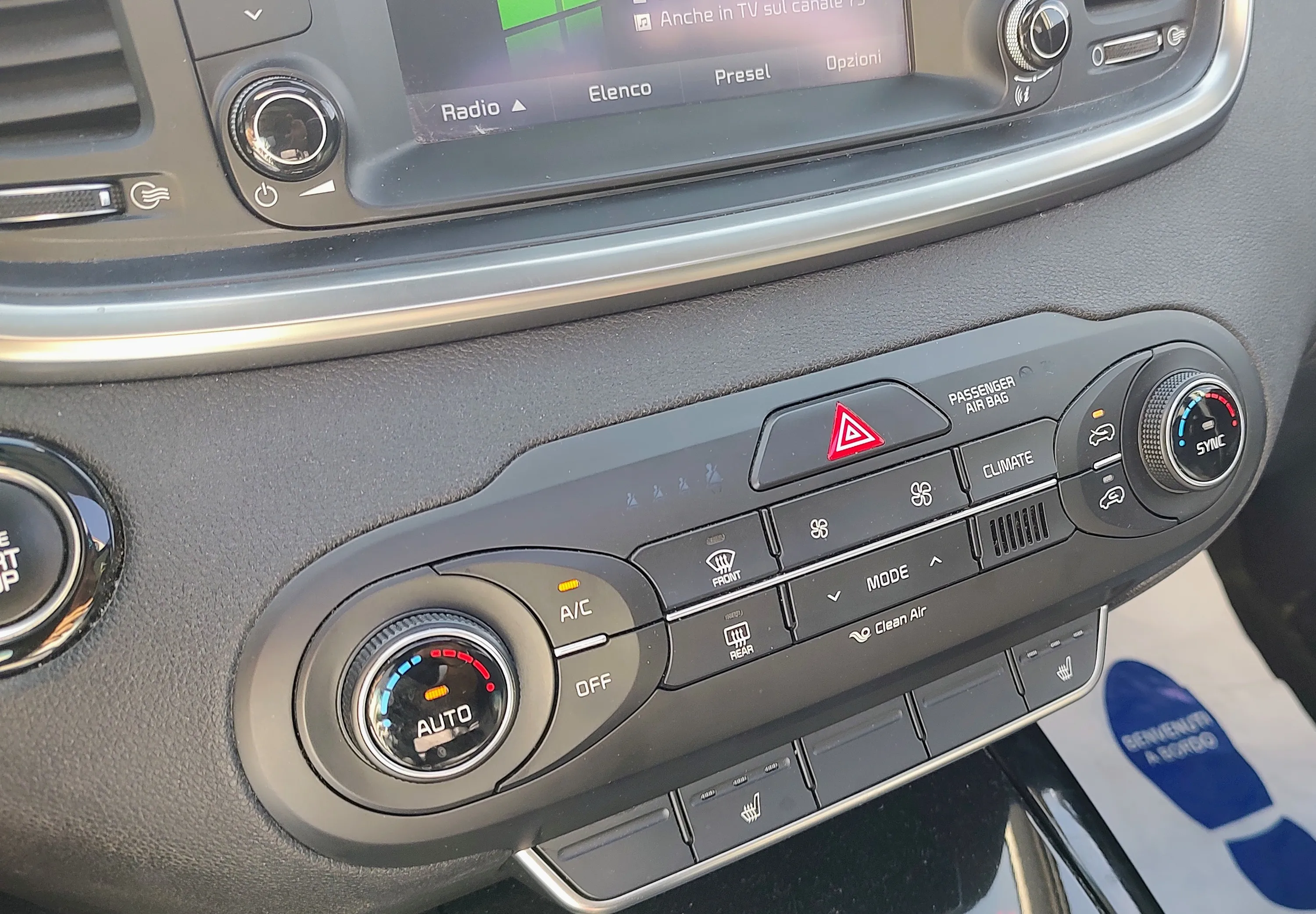 Kia Sorento 2.2 crdi Rebel 4wd 5p.ti auto 2015 — foto 18