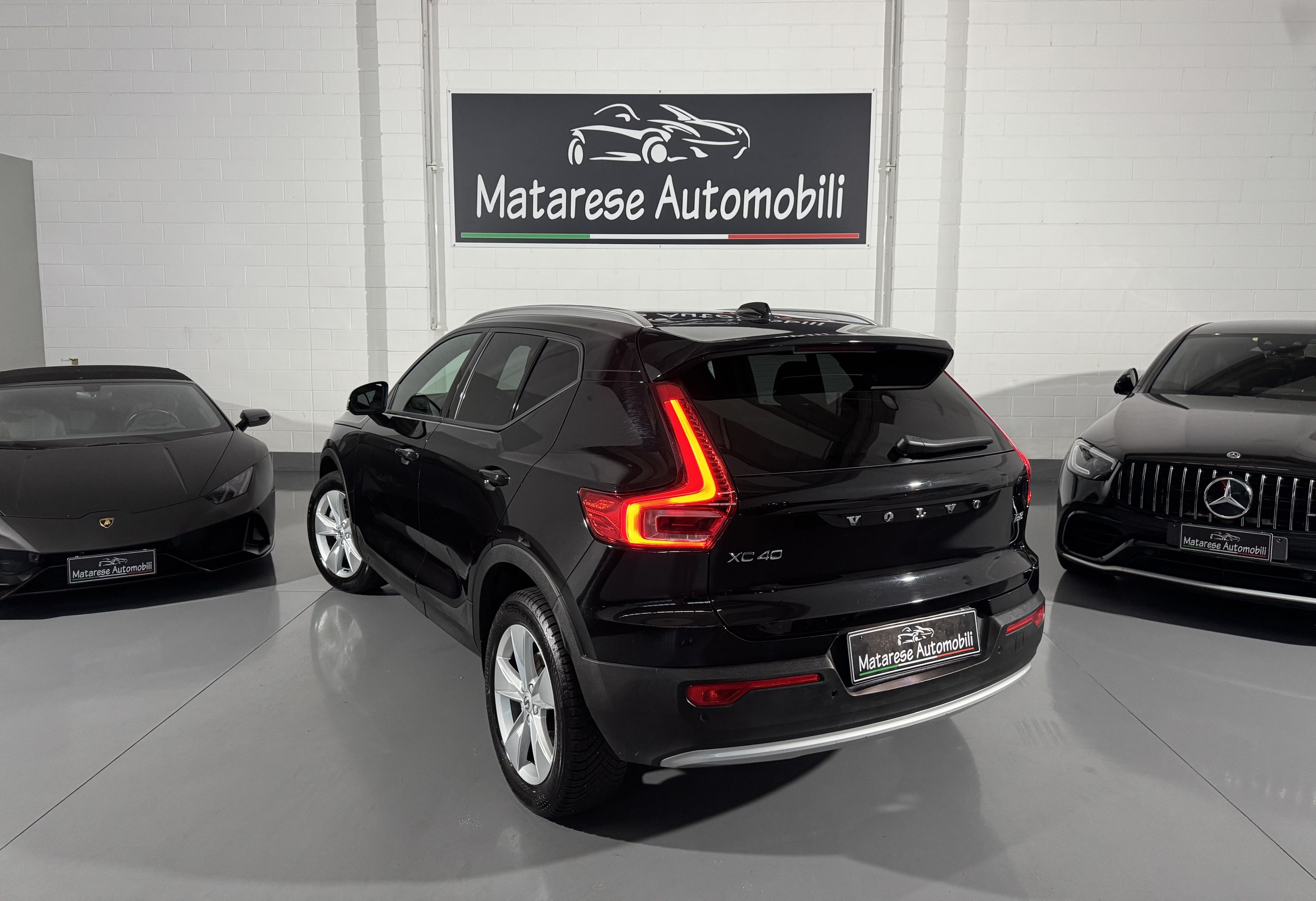 Volvo XC40 B3 MILD HYBRID CORE auto 2.0cc 163cv CarPlay Finanziabile 2025 — foto 3