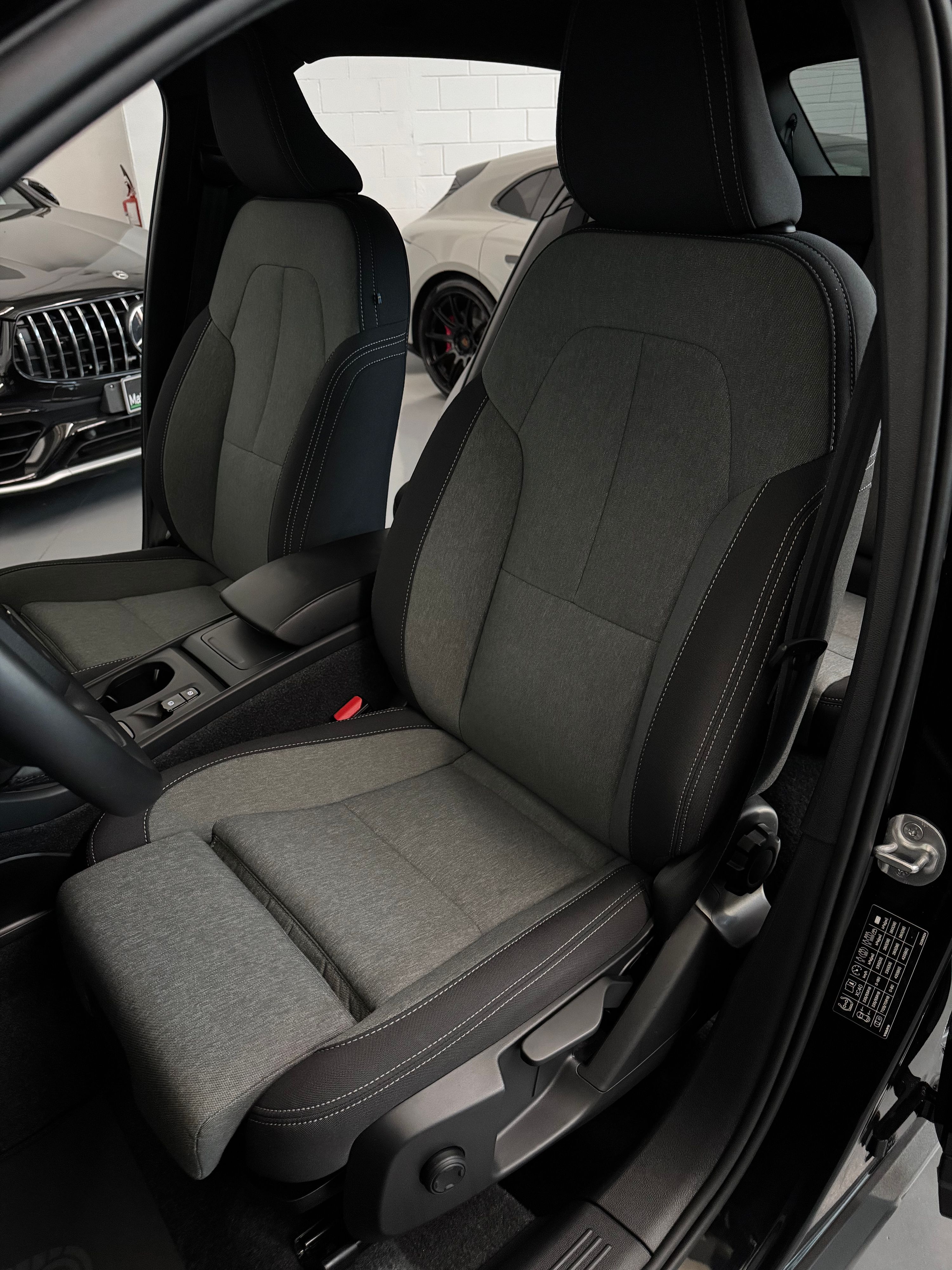 Volvo XC40 B3 MILD HYBRID CORE auto 2.0cc 163cv CarPlay Finanziabile 2025 — foto 10
