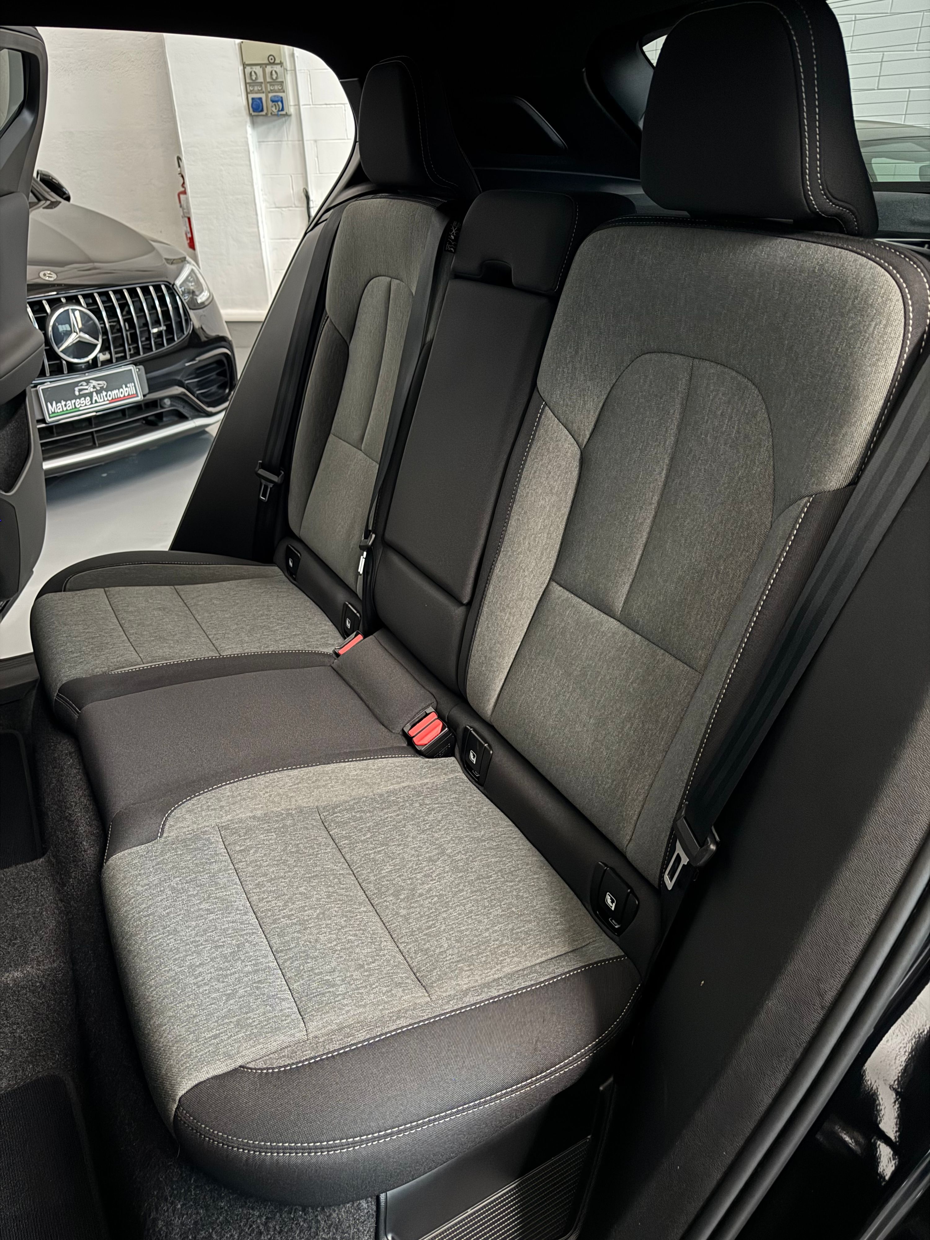 Volvo XC40 B3 MILD HYBRID CORE auto 2.0cc 163cv CarPlay Finanziabile 2025 — foto 11