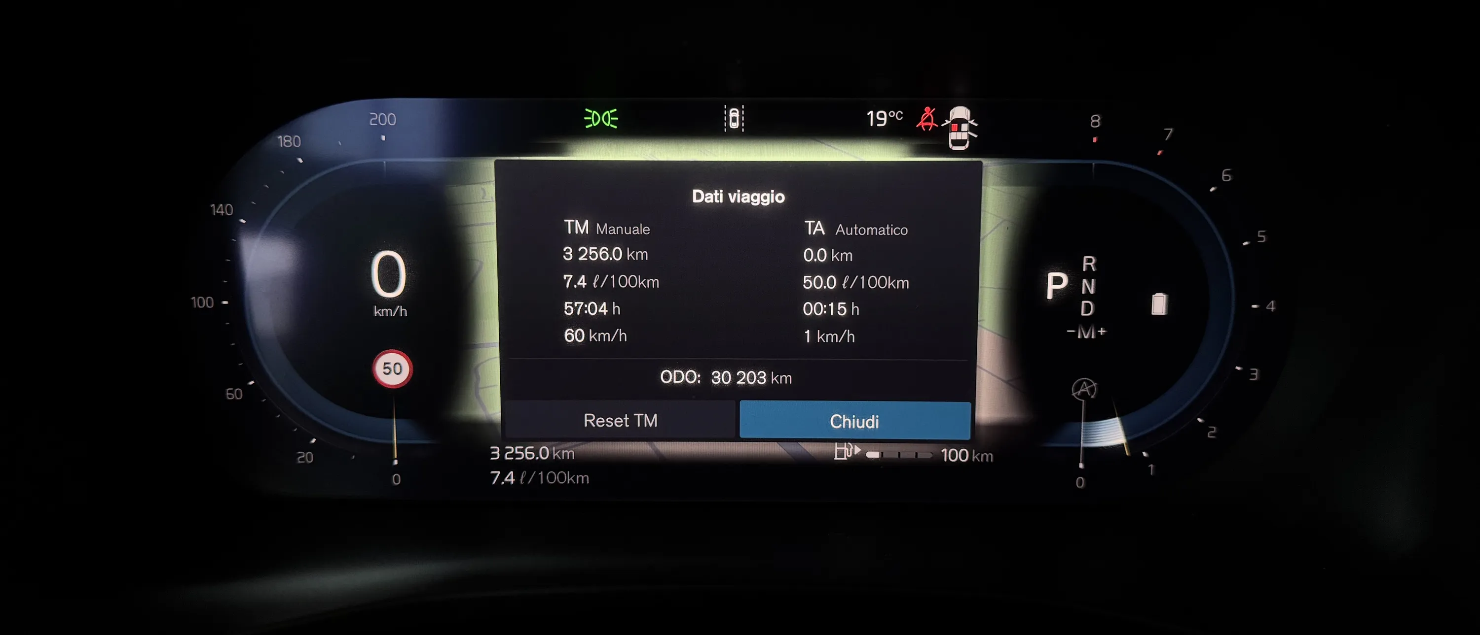 Volvo XC40 B3 MILD HYBRID CORE auto 2.0cc 163cv CarPlay Finanziabile 2025 — foto 17