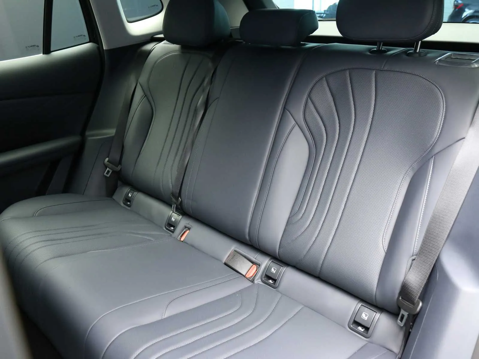 Geely Starray EM-i 1.5 phev Pro 2026 — foto 43
