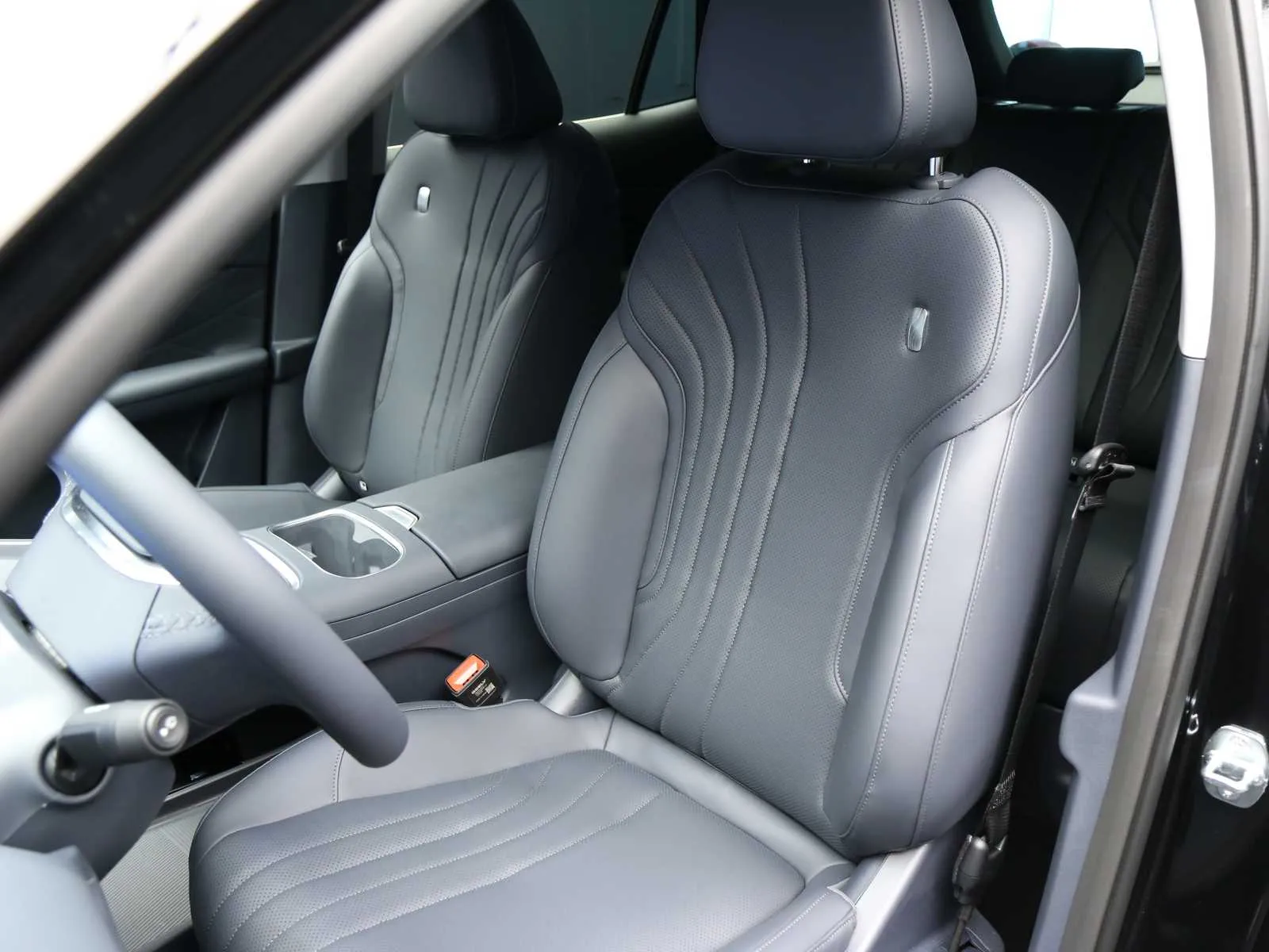 Geely Starray EM-i 1.5 phev Pro 2026 — foto 41